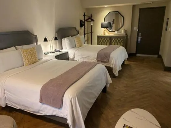 Bed in Hollywood Hotel