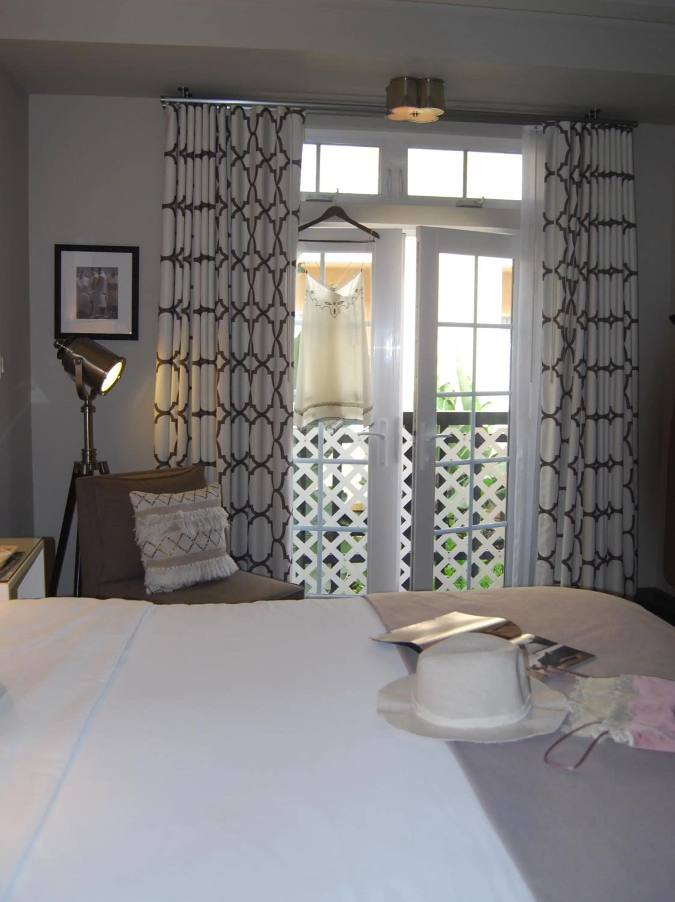 Bedroom, Bed in Hollywood Hotel