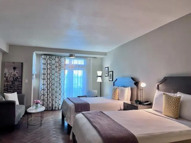 Bed in Hollywood Hotel