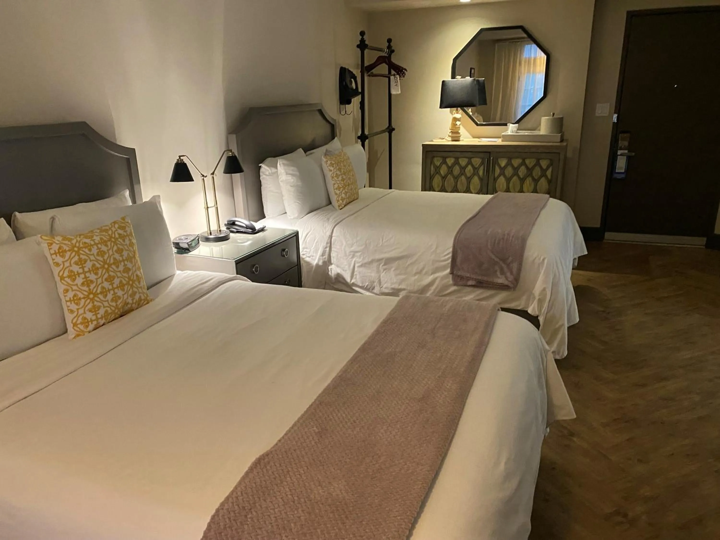 Bed in Hollywood Hotel