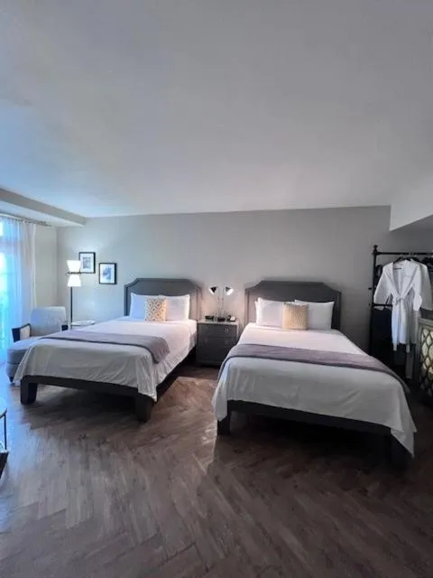 Bed in Hollywood Hotel