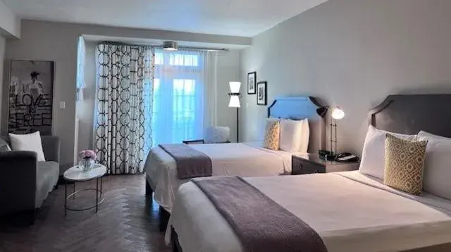 Double Room - Disability Access in Hollywood Hotel Double Room - Disability Access in Hollywood Hotel