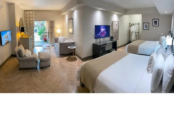 Bed in Hollywood Hotel