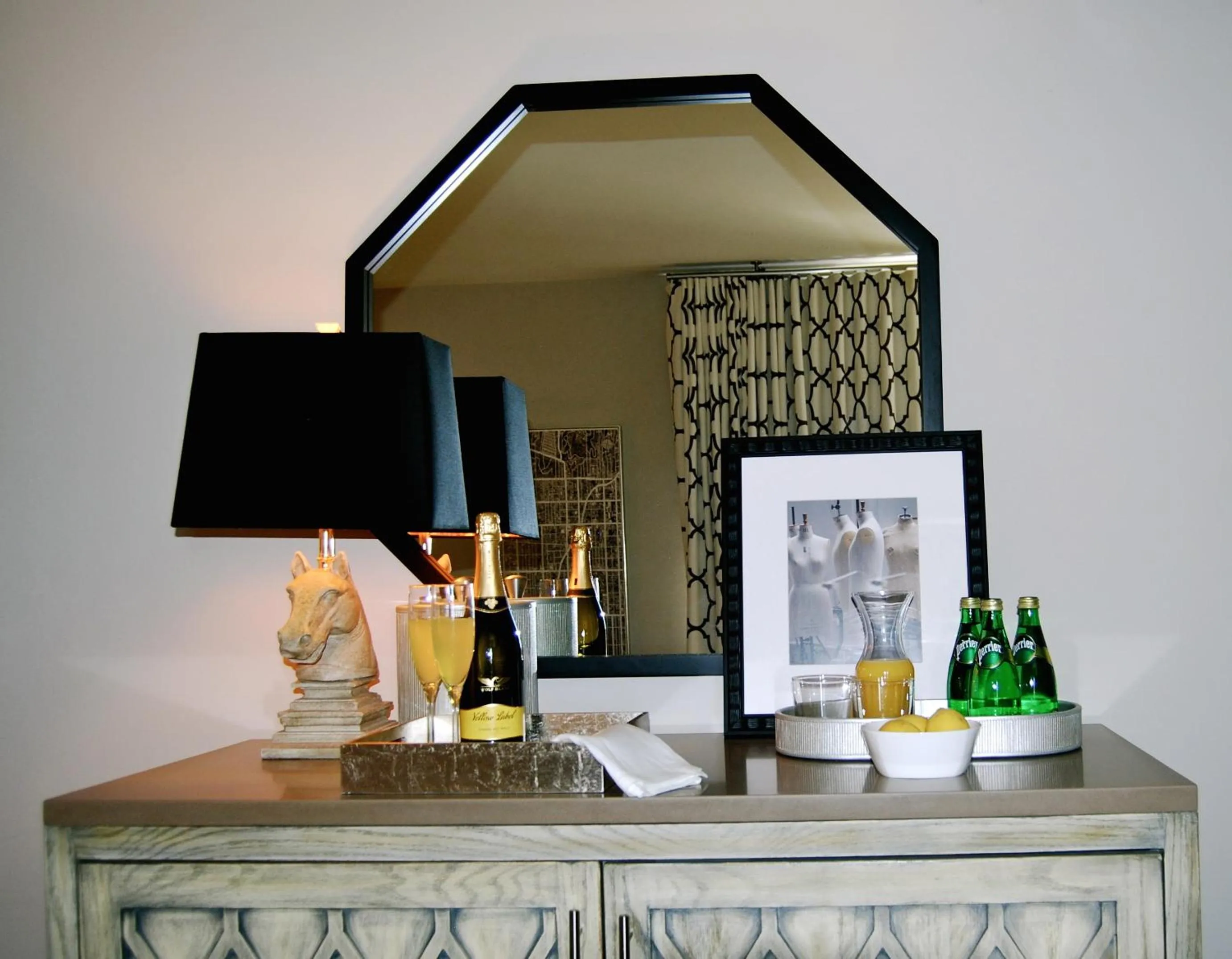 Decorative detail in Hollywood Hotel