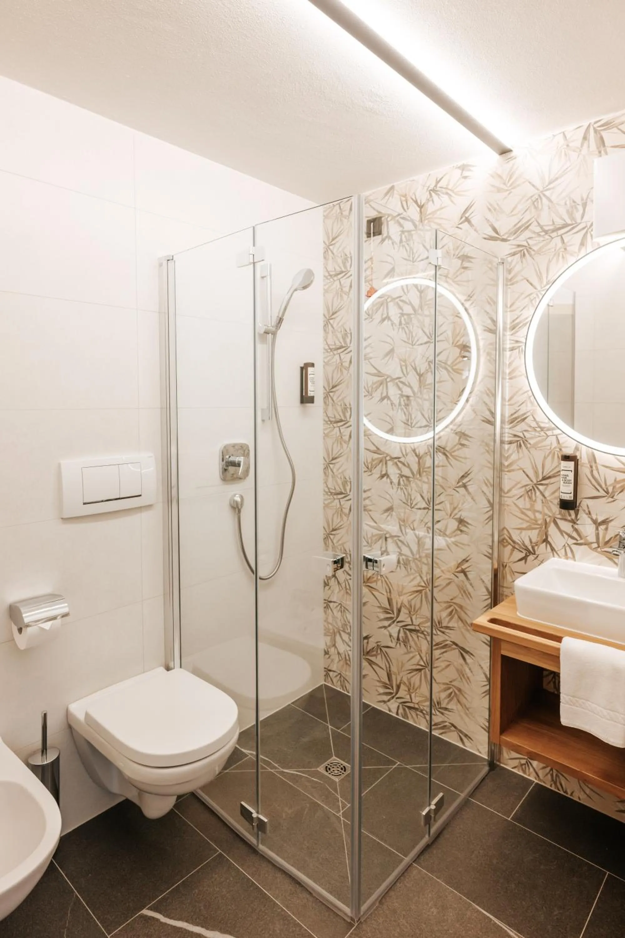 Bathroom in Hotel Tannenhof