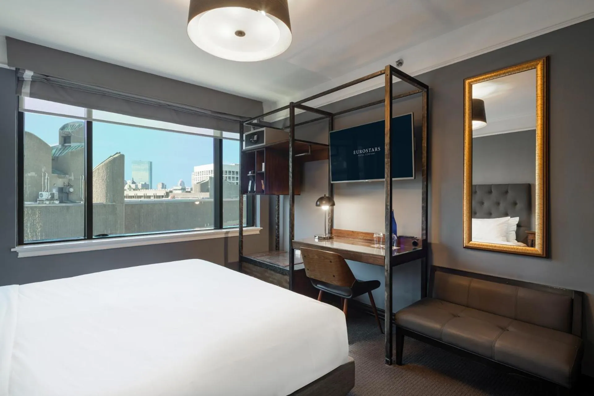 Bedroom, Bed in Eurostars The Boxer