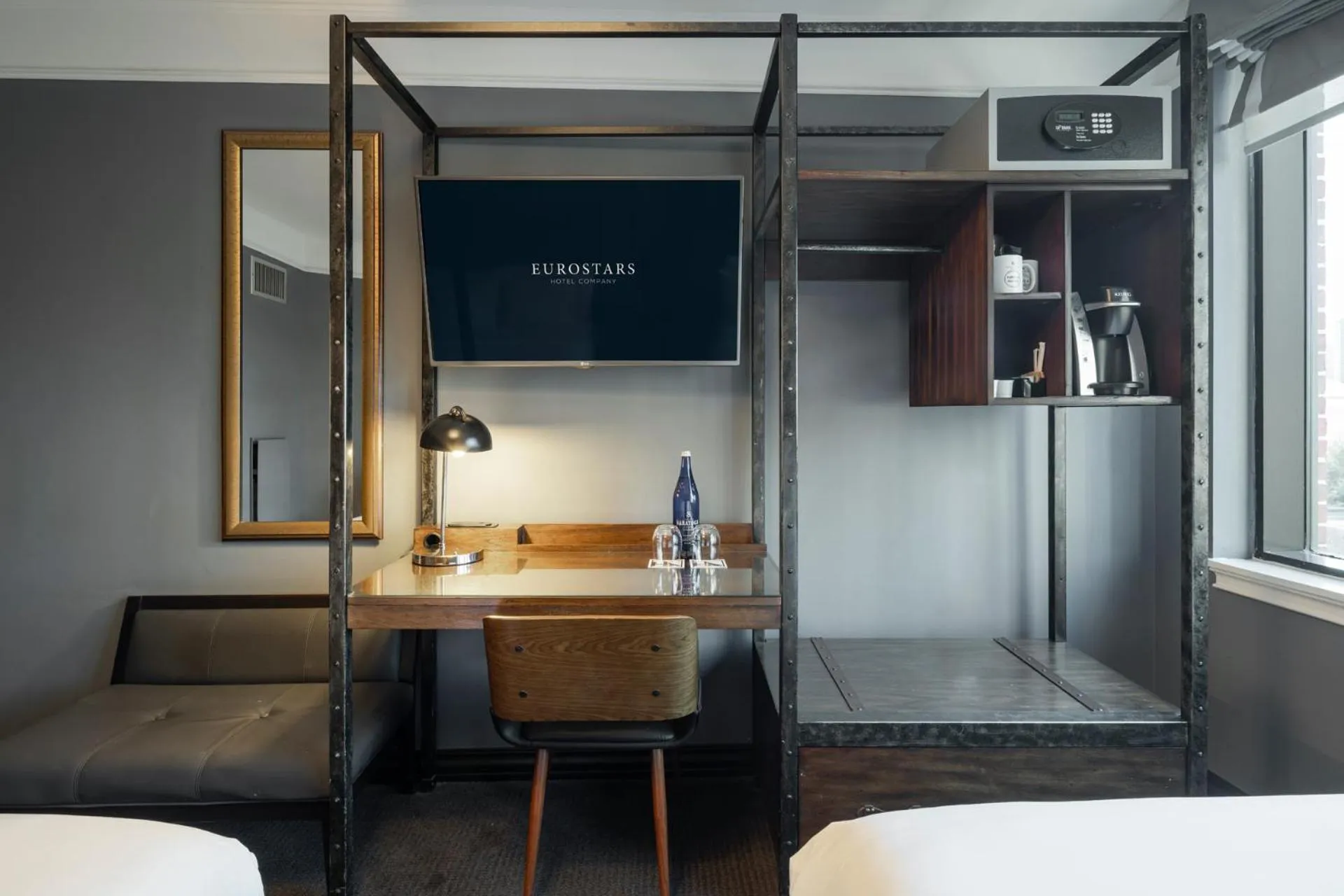 Bed in Eurostars The Boxer