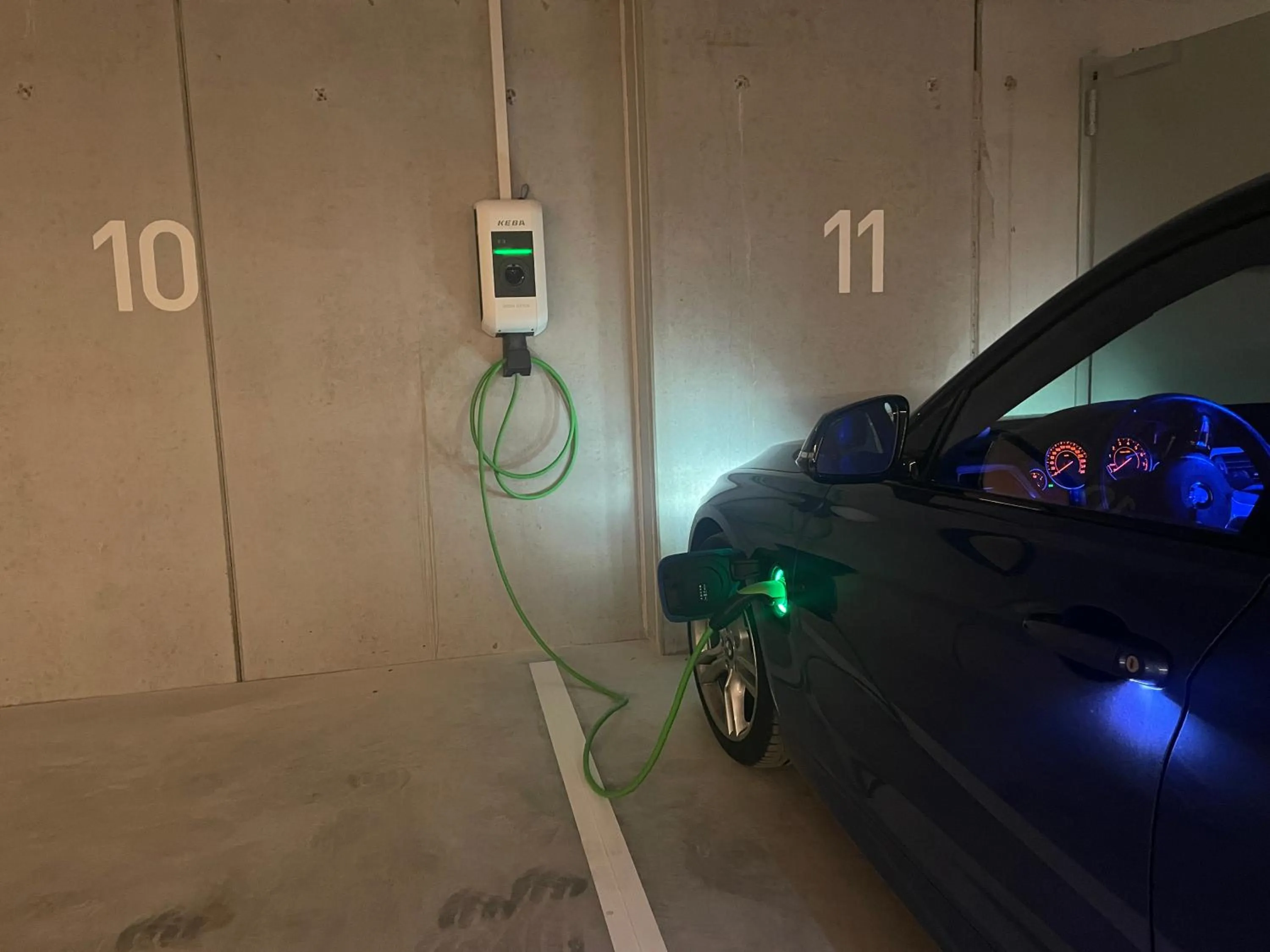 Parking in Pension & Residence Astoria