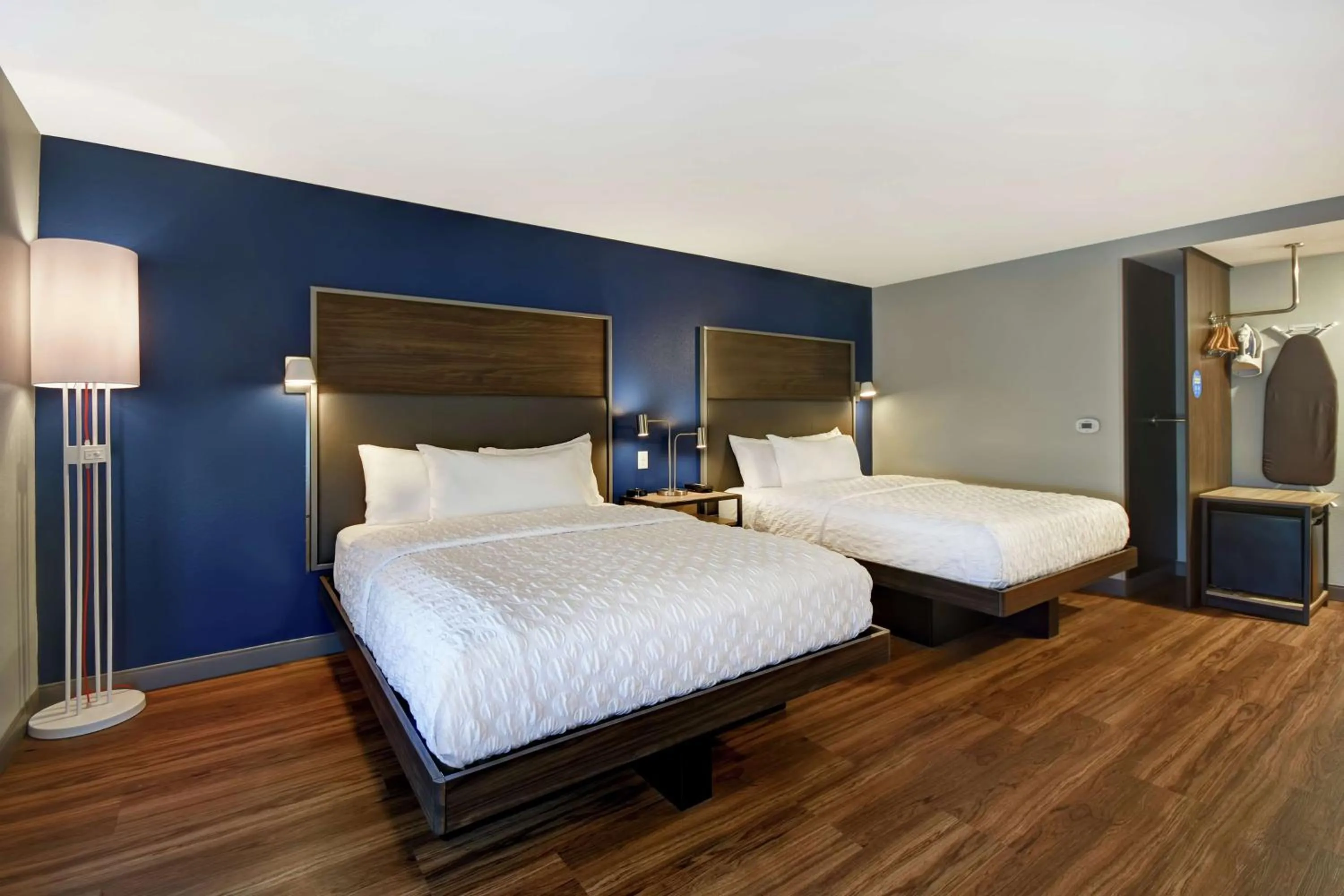 Bed in Tru By Hilton Denver South Park Meadows, Co