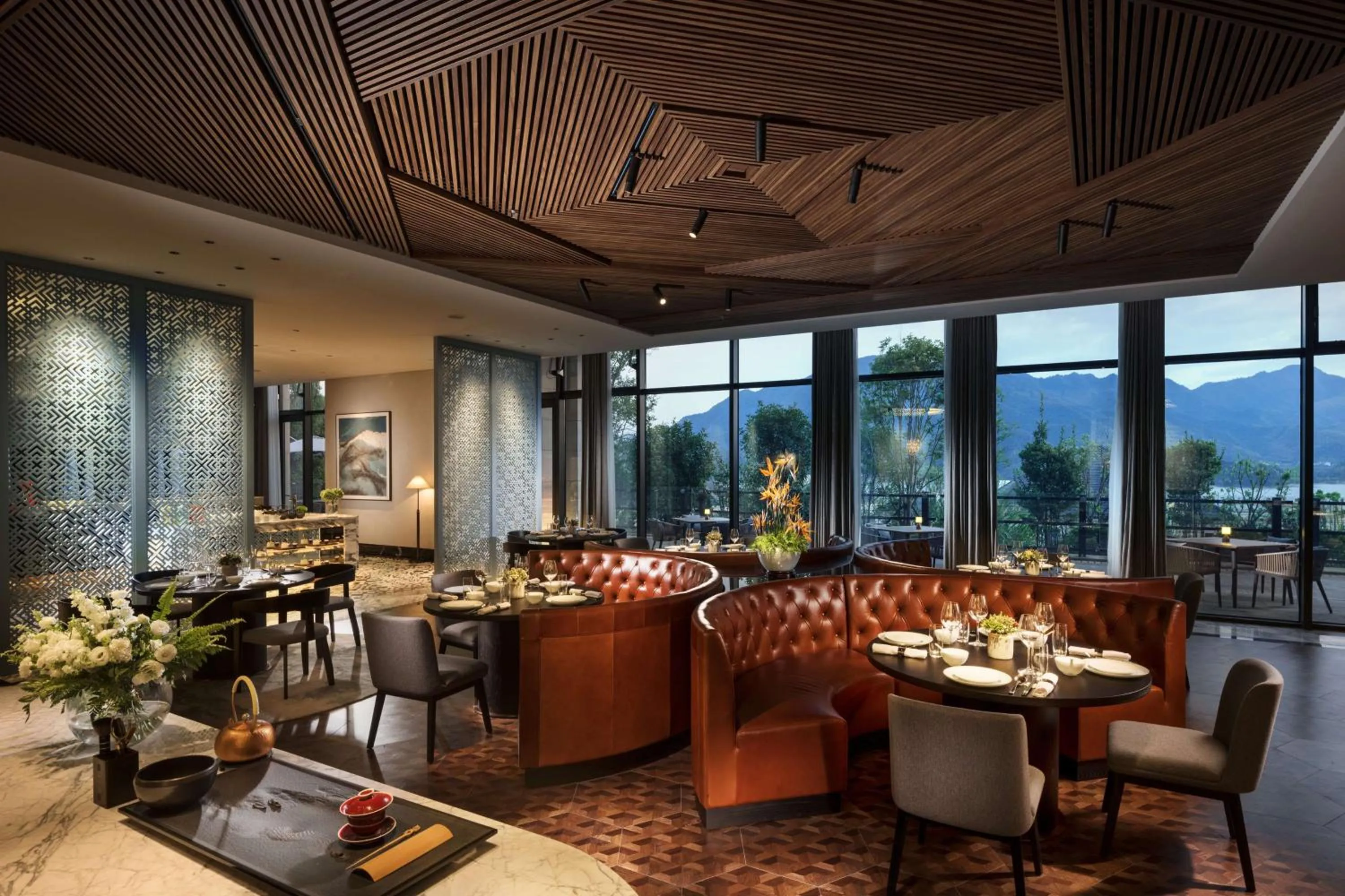 Restaurant/places to eat in Conrad Hangzhou Tonglu