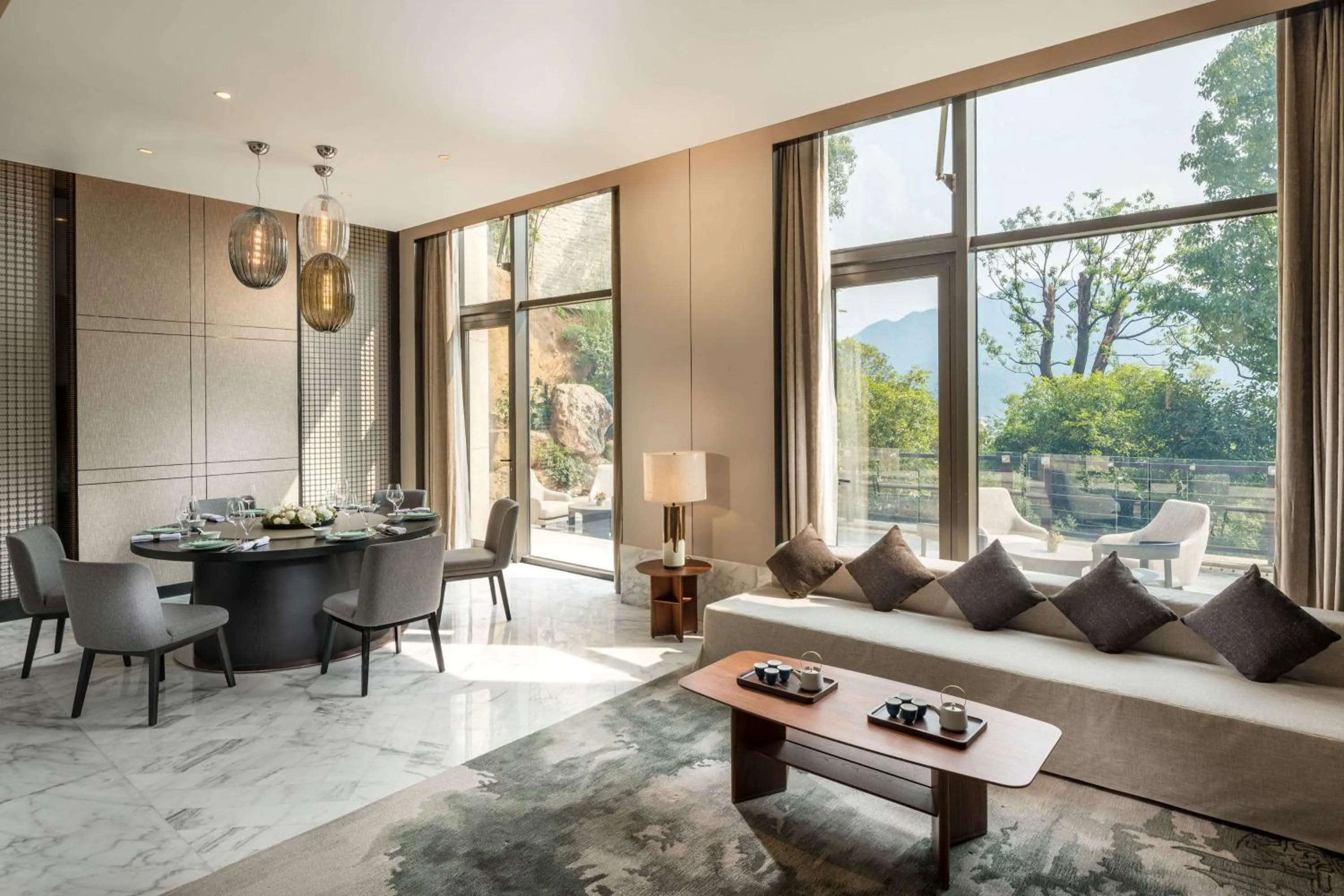 Restaurant/places to eat in Conrad Hangzhou Tonglu