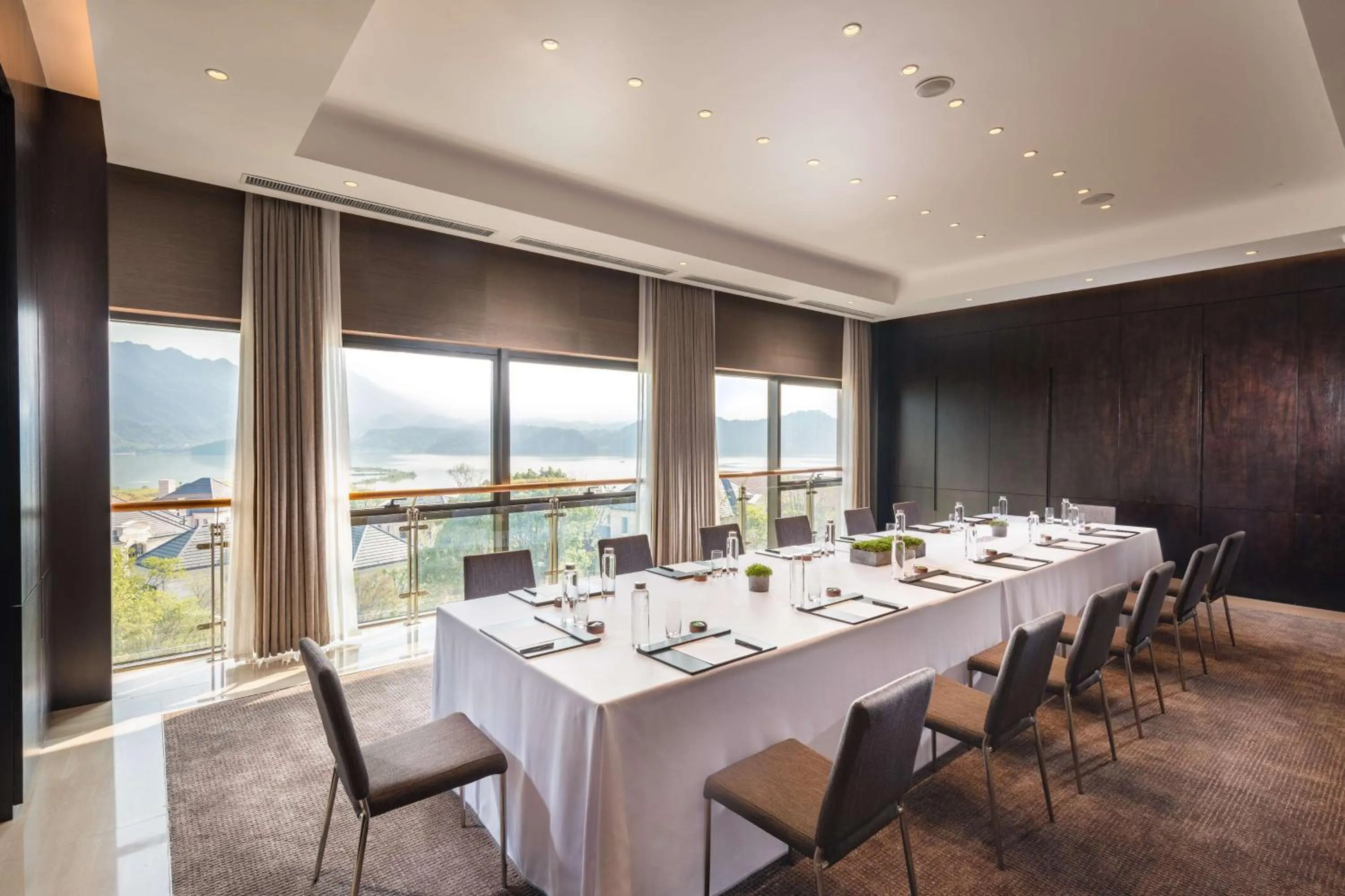 Meeting/conference room in Conrad Hangzhou Tonglu