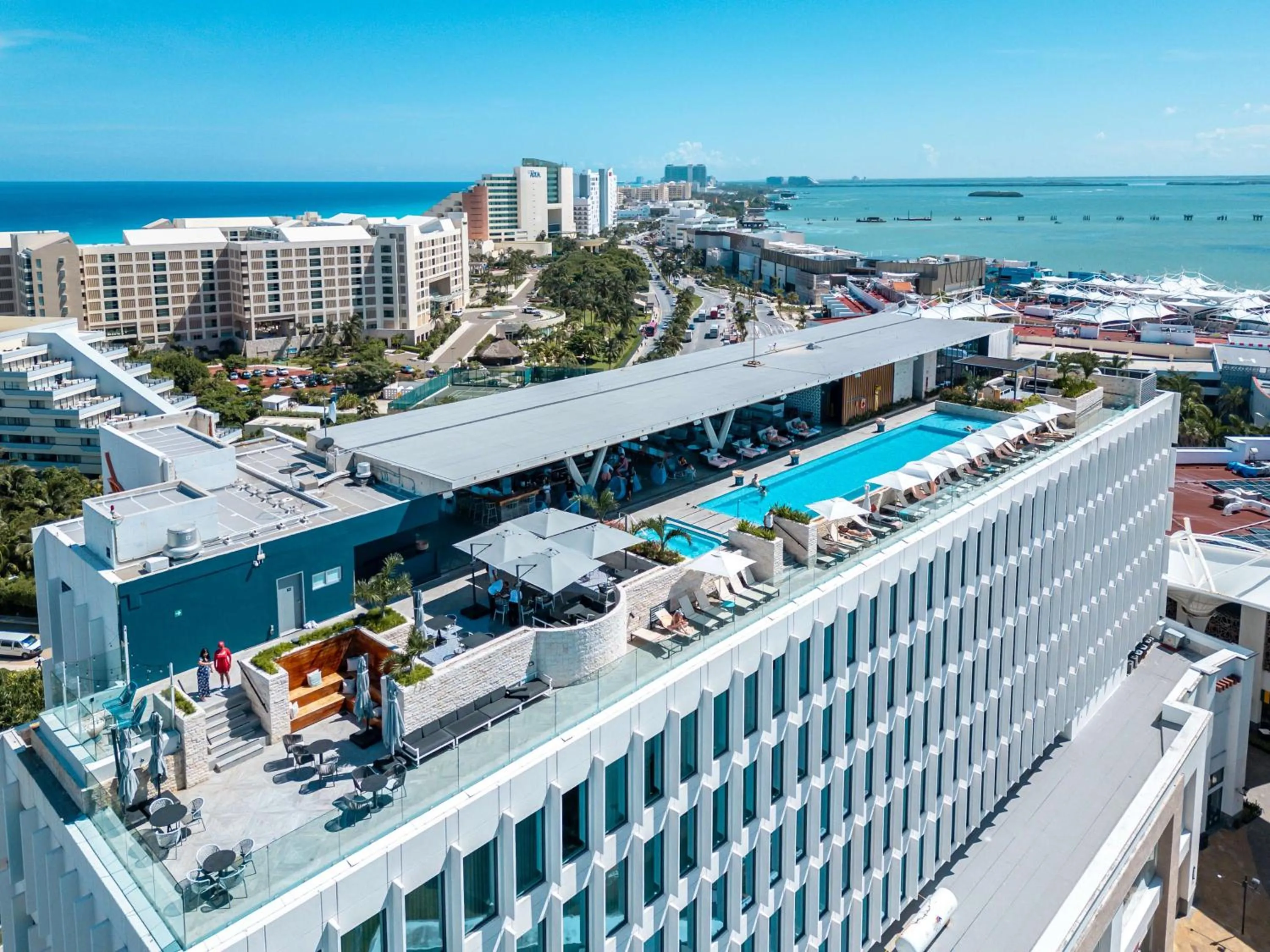 Property building in Canopy By Hilton Cancun La Isla