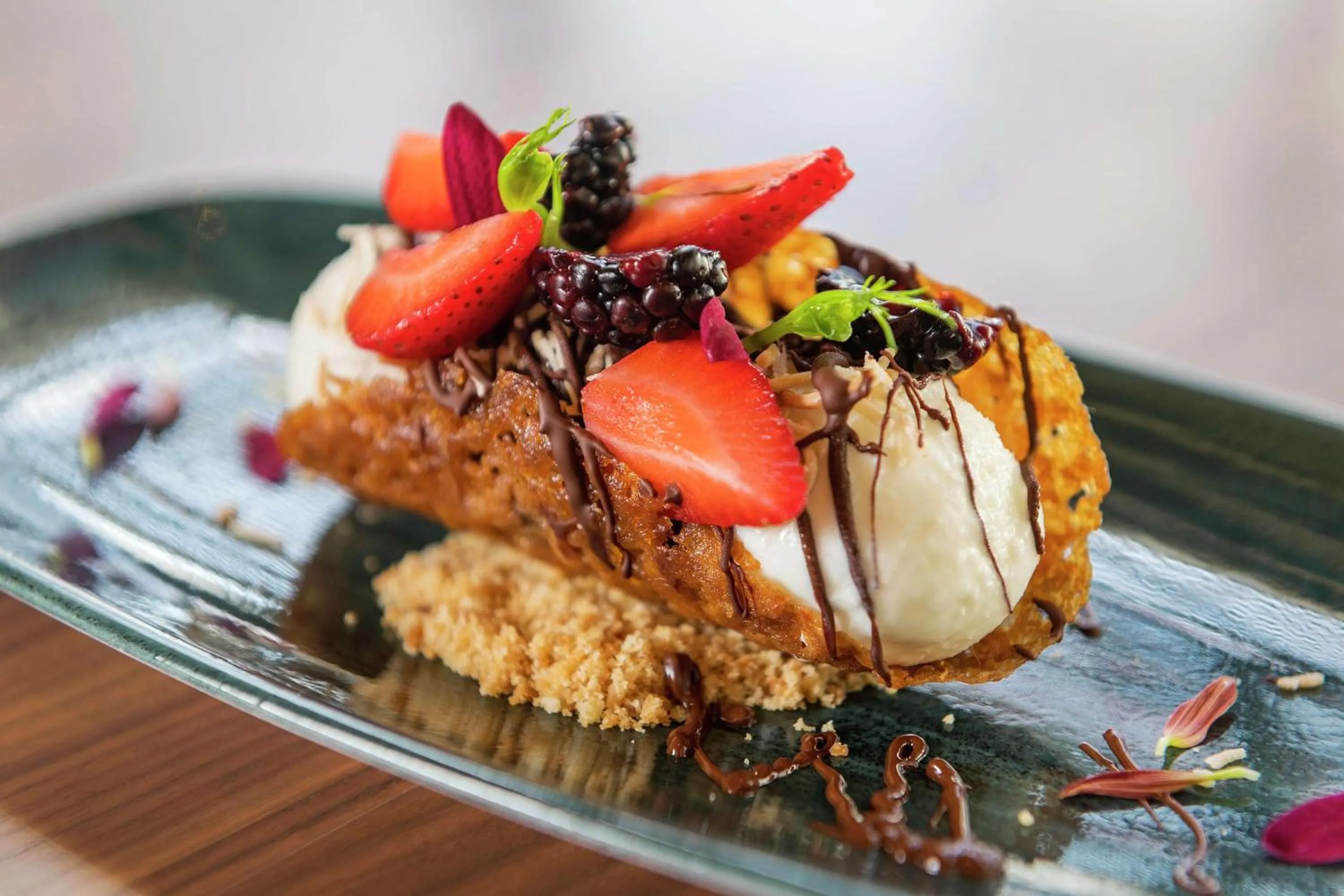 Dining area in Canopy By Hilton Cancun La Isla