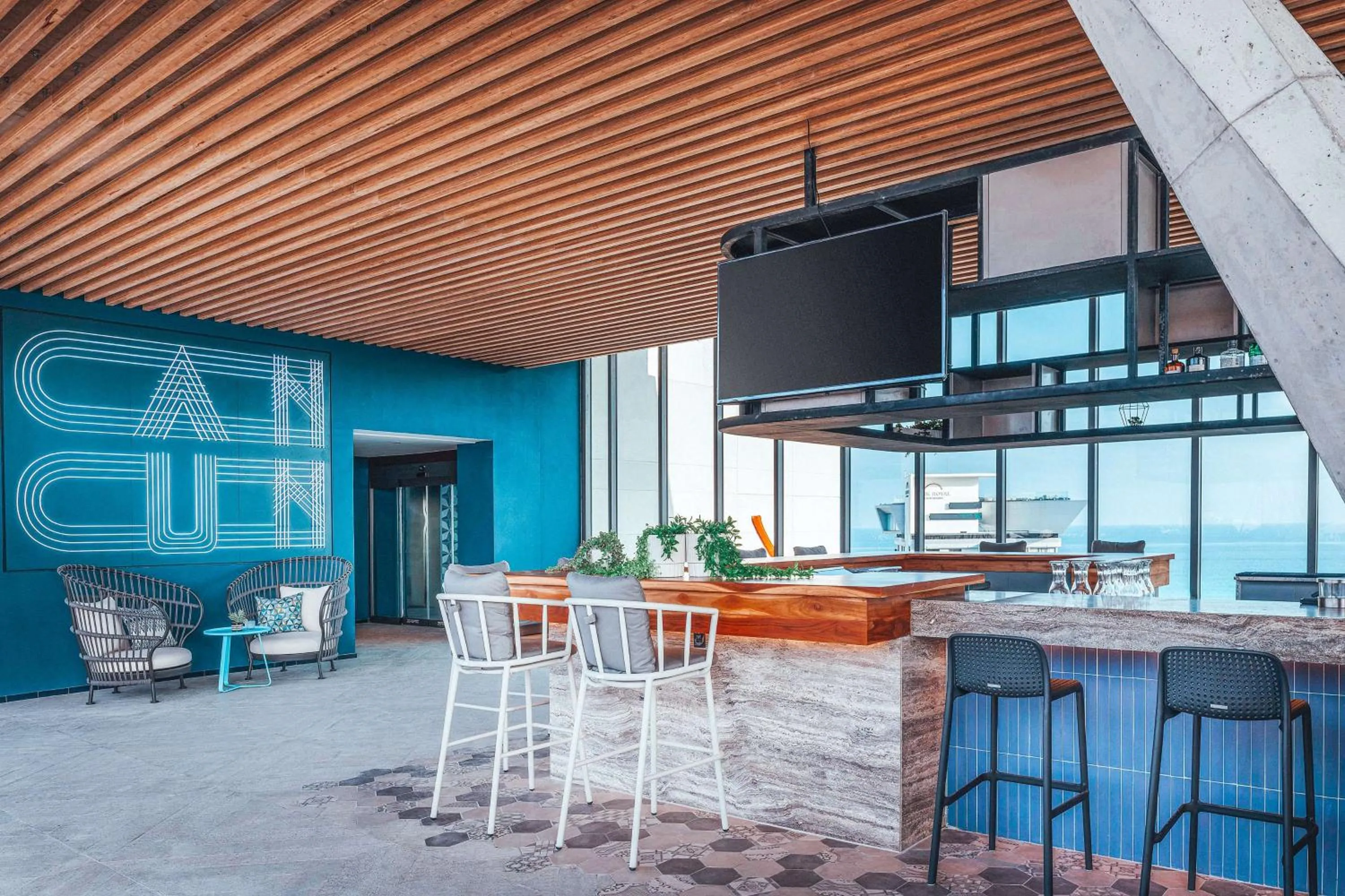 Lounge or bar in Canopy By Hilton Cancun La Isla