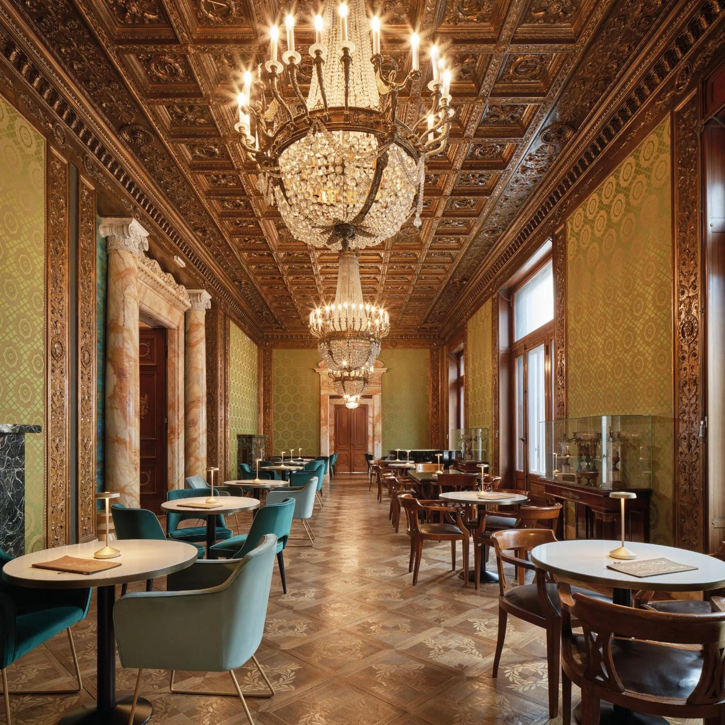 Lounge or bar in DoubleTree By Hilton Trieste