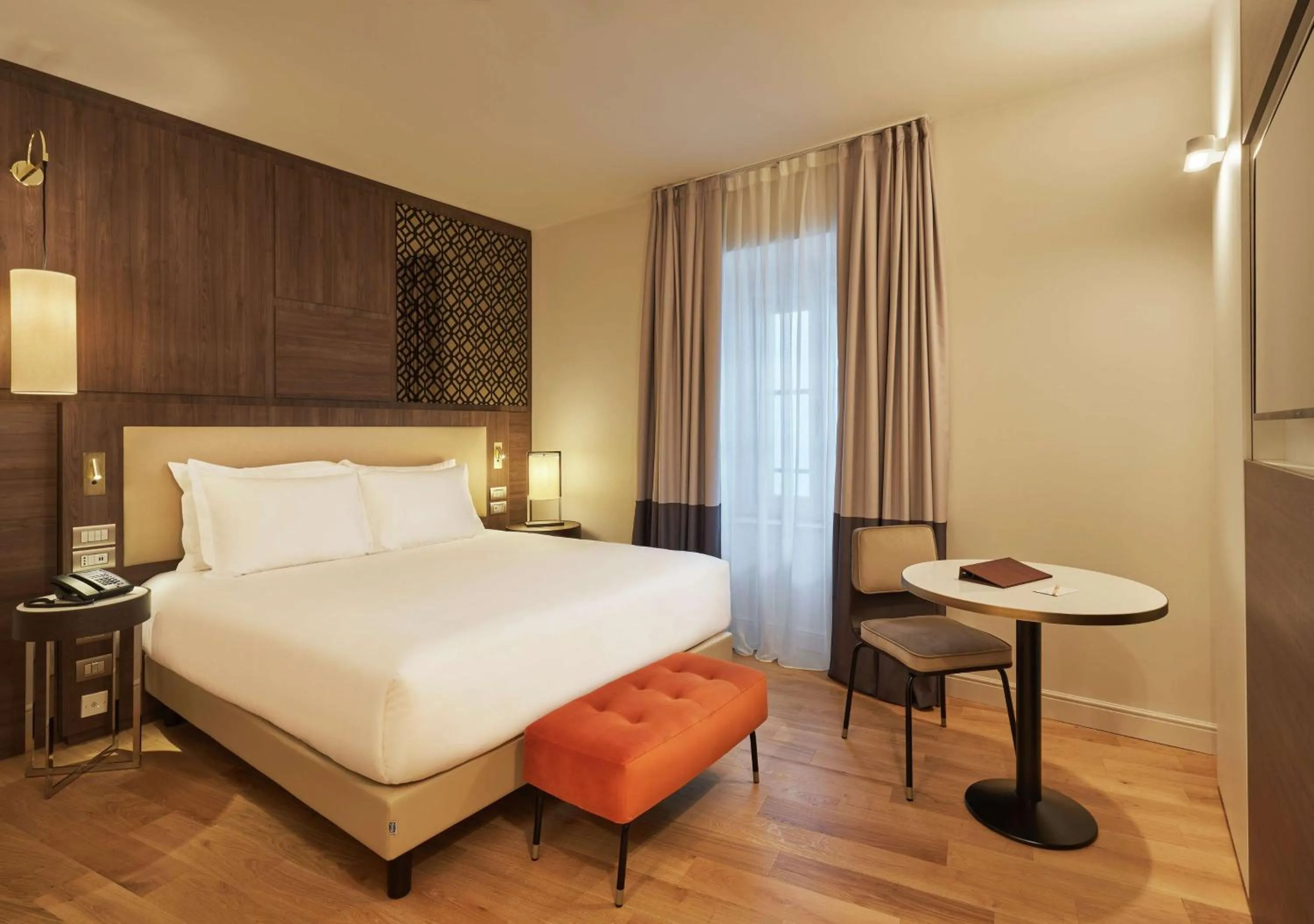 Living room, Bed in DoubleTree By Hilton Trieste