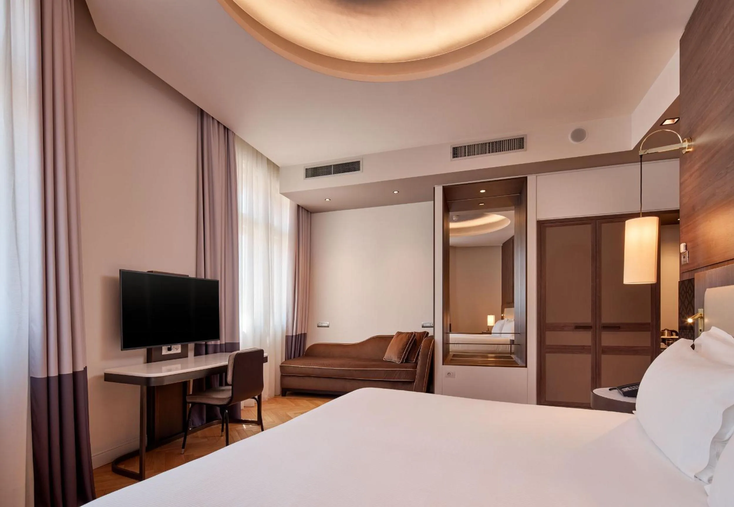 Bedroom, Bed in DoubleTree By Hilton Trieste