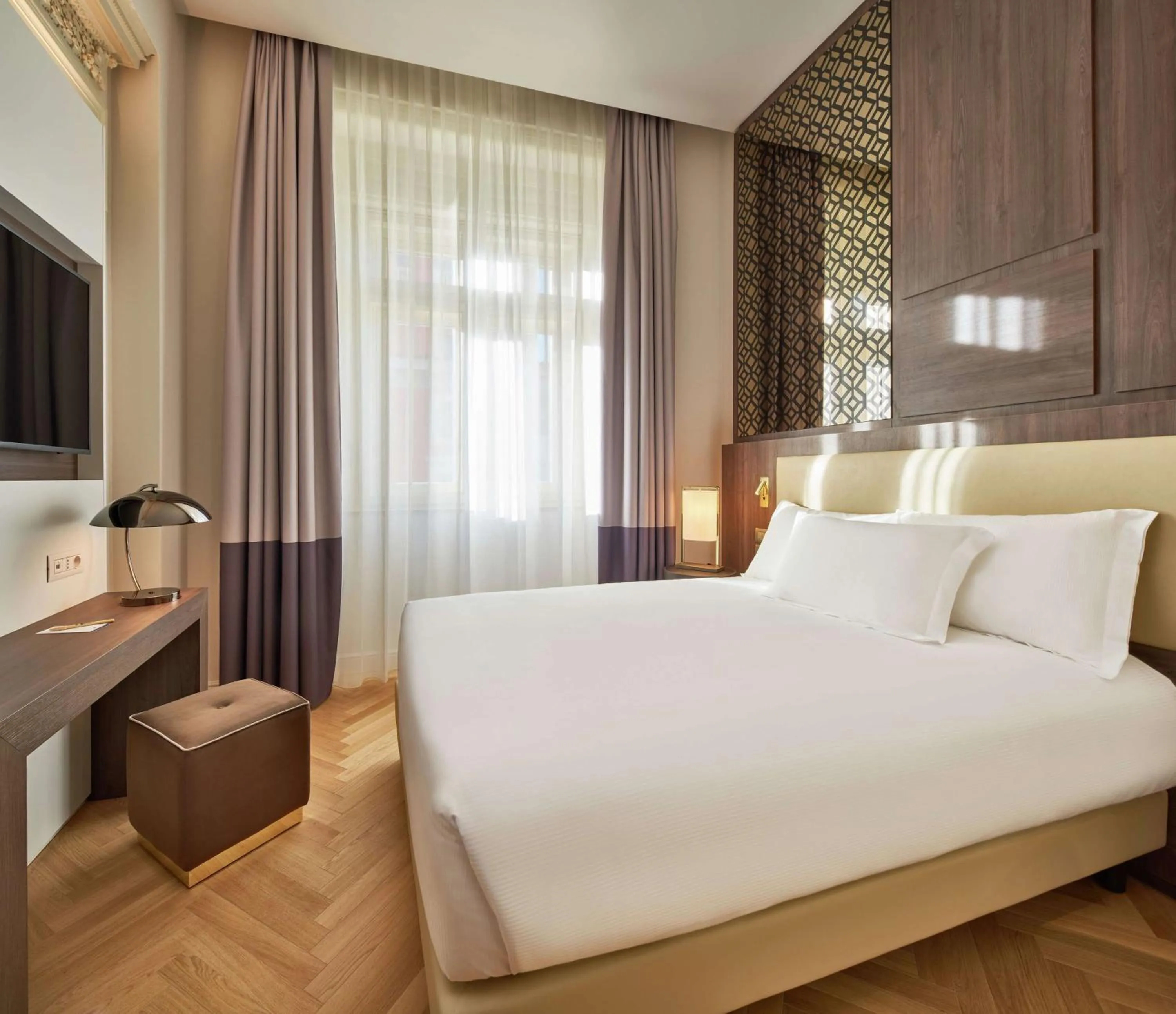 Queen Room in DoubleTree By Hilton Trieste