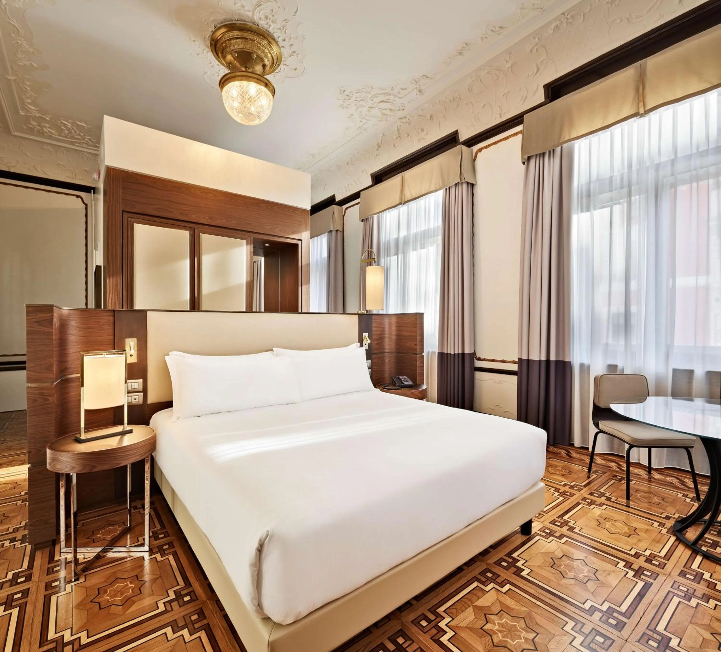 Bed in DoubleTree By Hilton Trieste