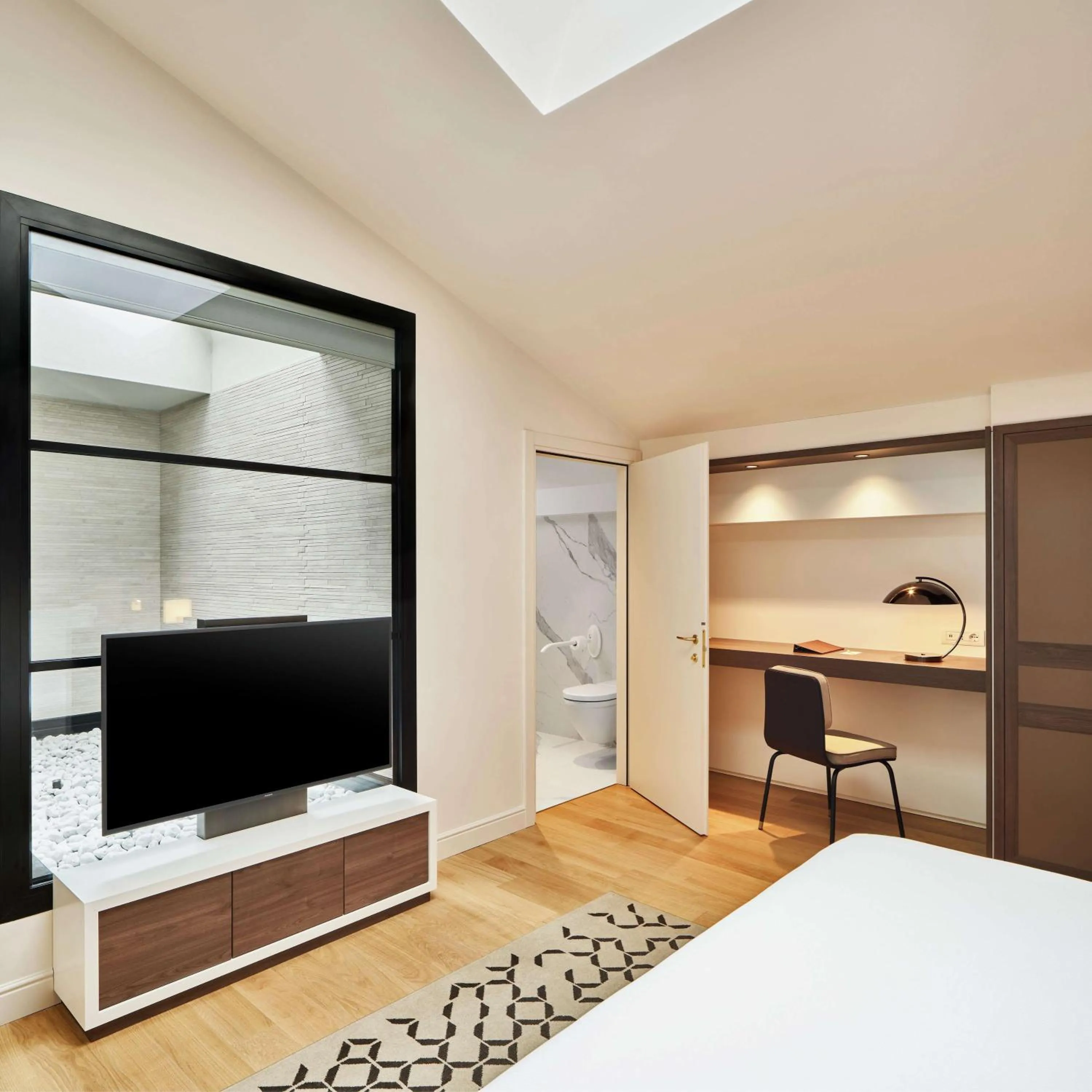 Bedroom, Bed in DoubleTree By Hilton Trieste
