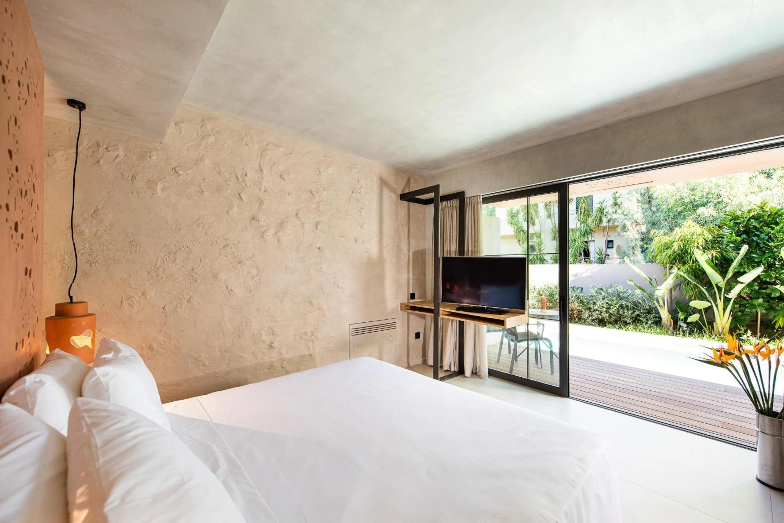 Photo of the whole room, Bed in Pilot Amphora Boutique Hotel "Adults Only"