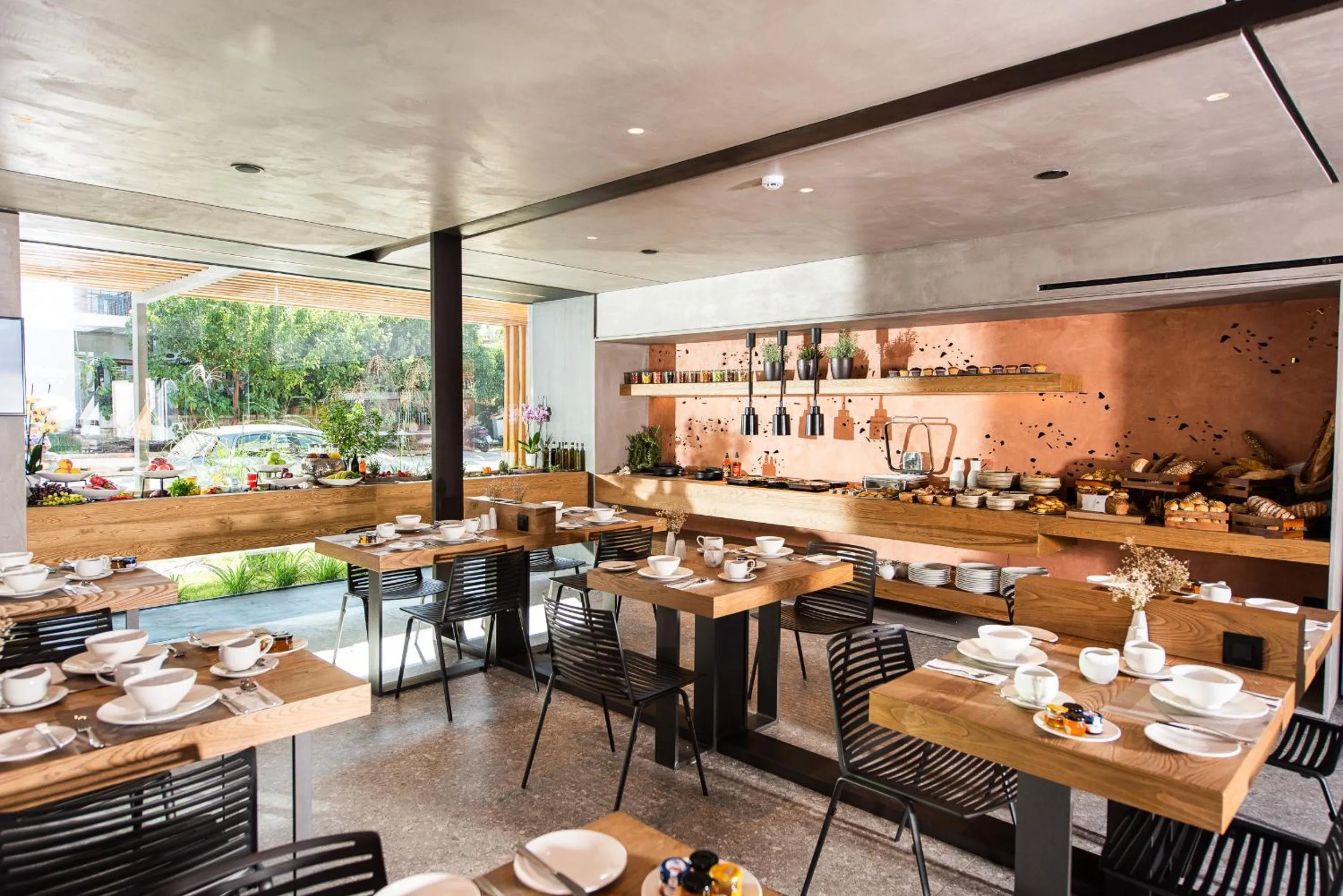 Restaurant/places to eat in Pilot Amphora Boutique Hotel "Adults Only"