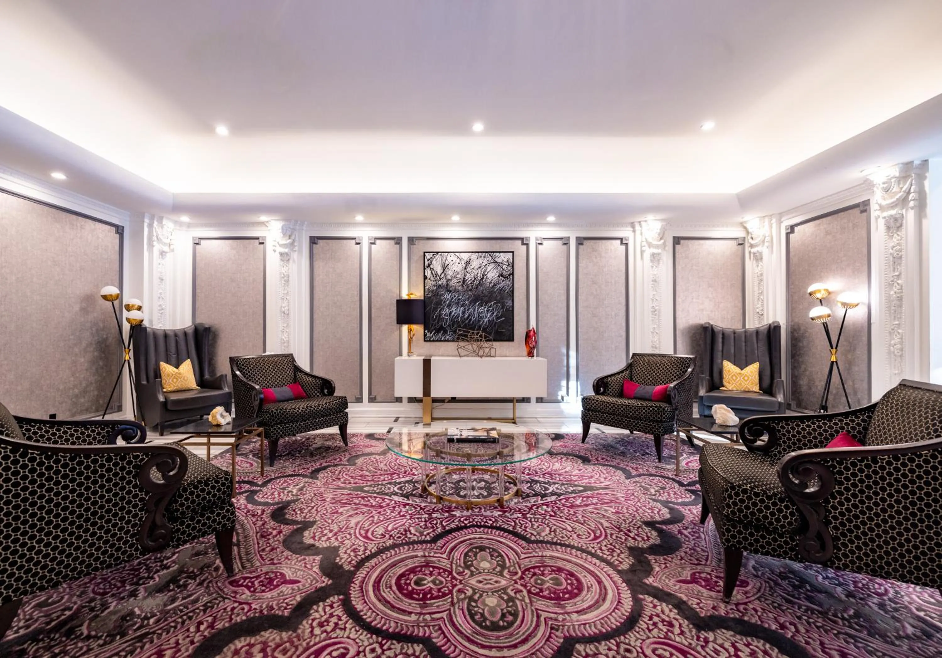 Lobby or reception in The Churchill Hotel Near Embassy Row