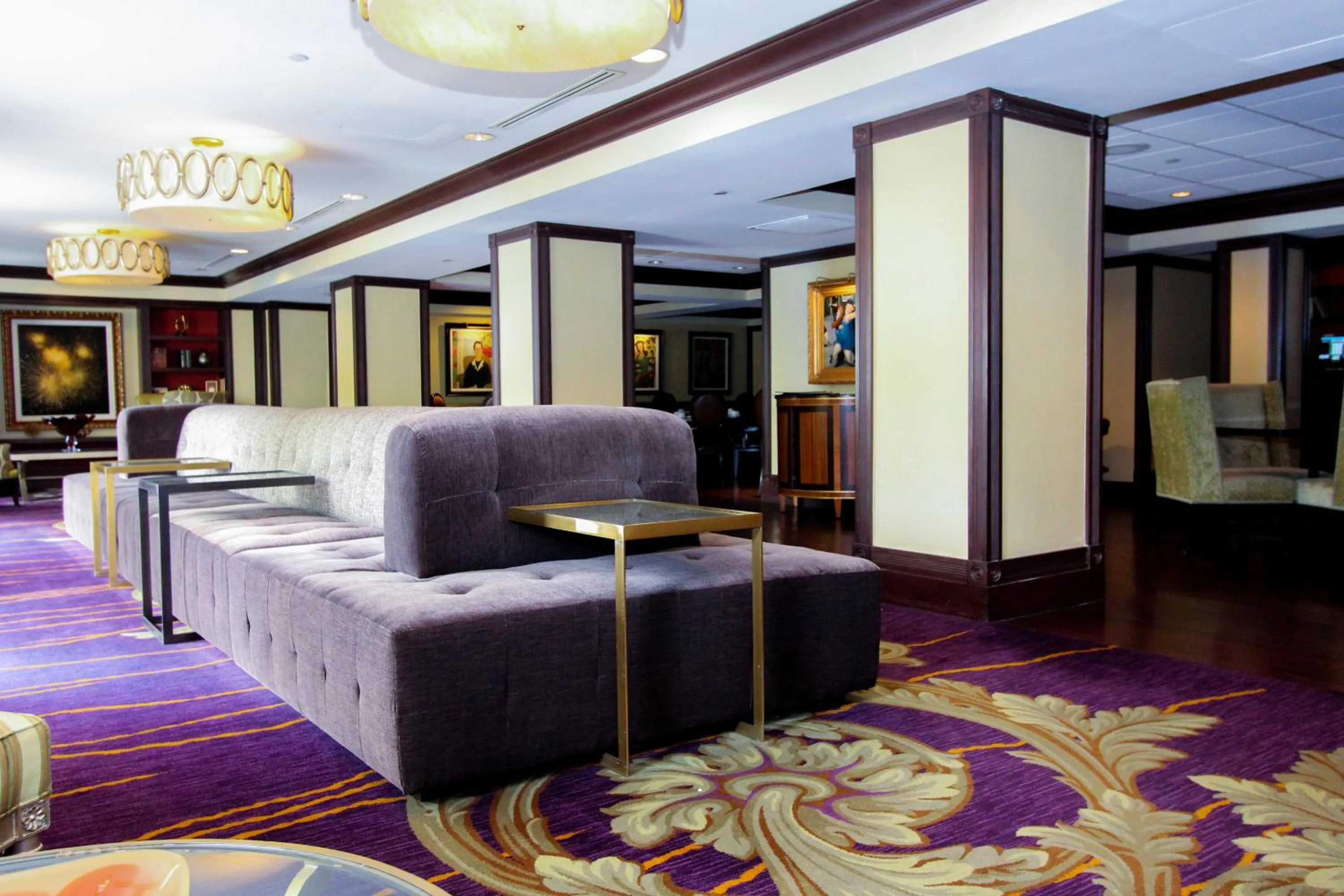 Lounge or bar in The Churchill Hotel Near Embassy Row
