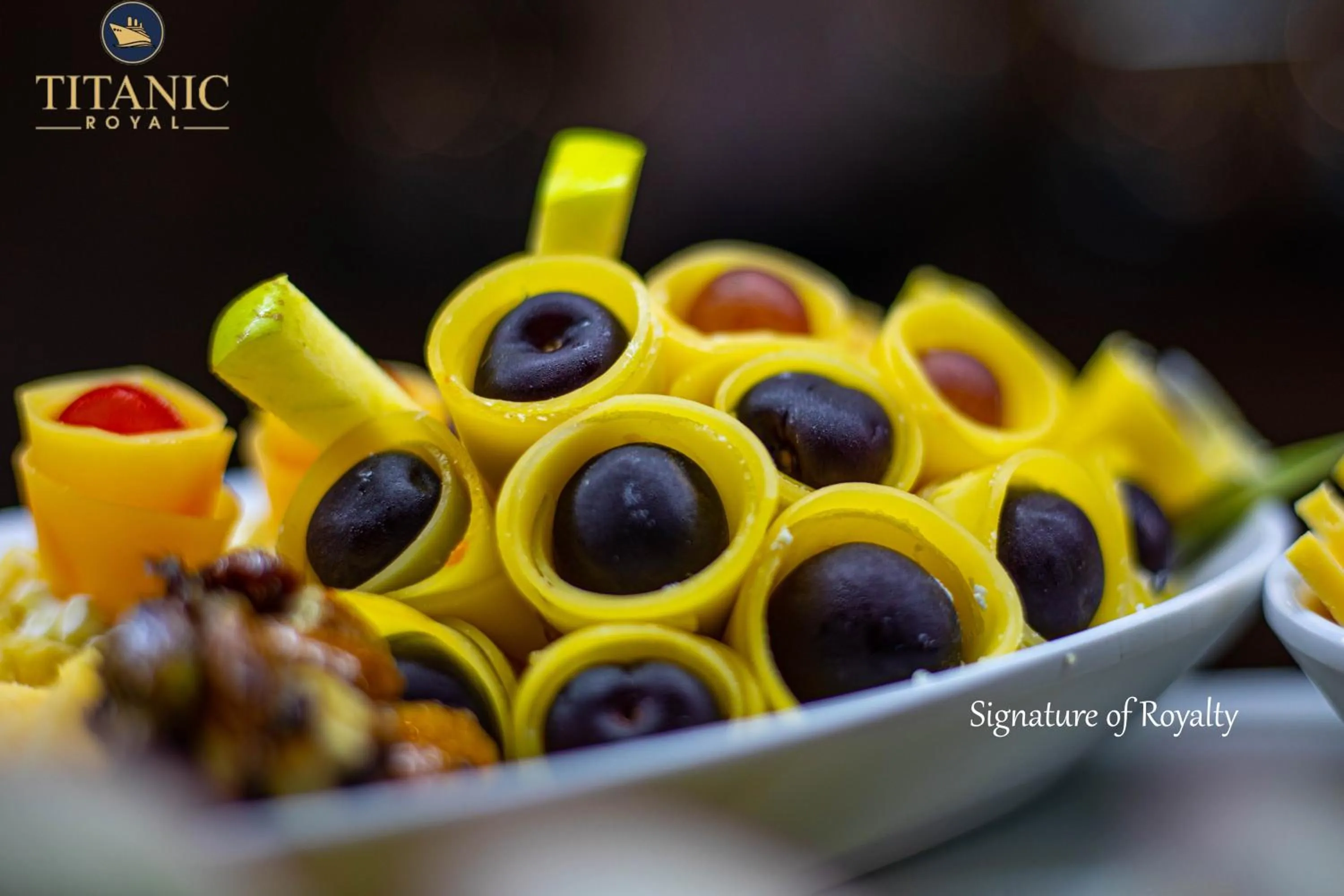 Food and drinks in Titanic Royal-Families and Couples only