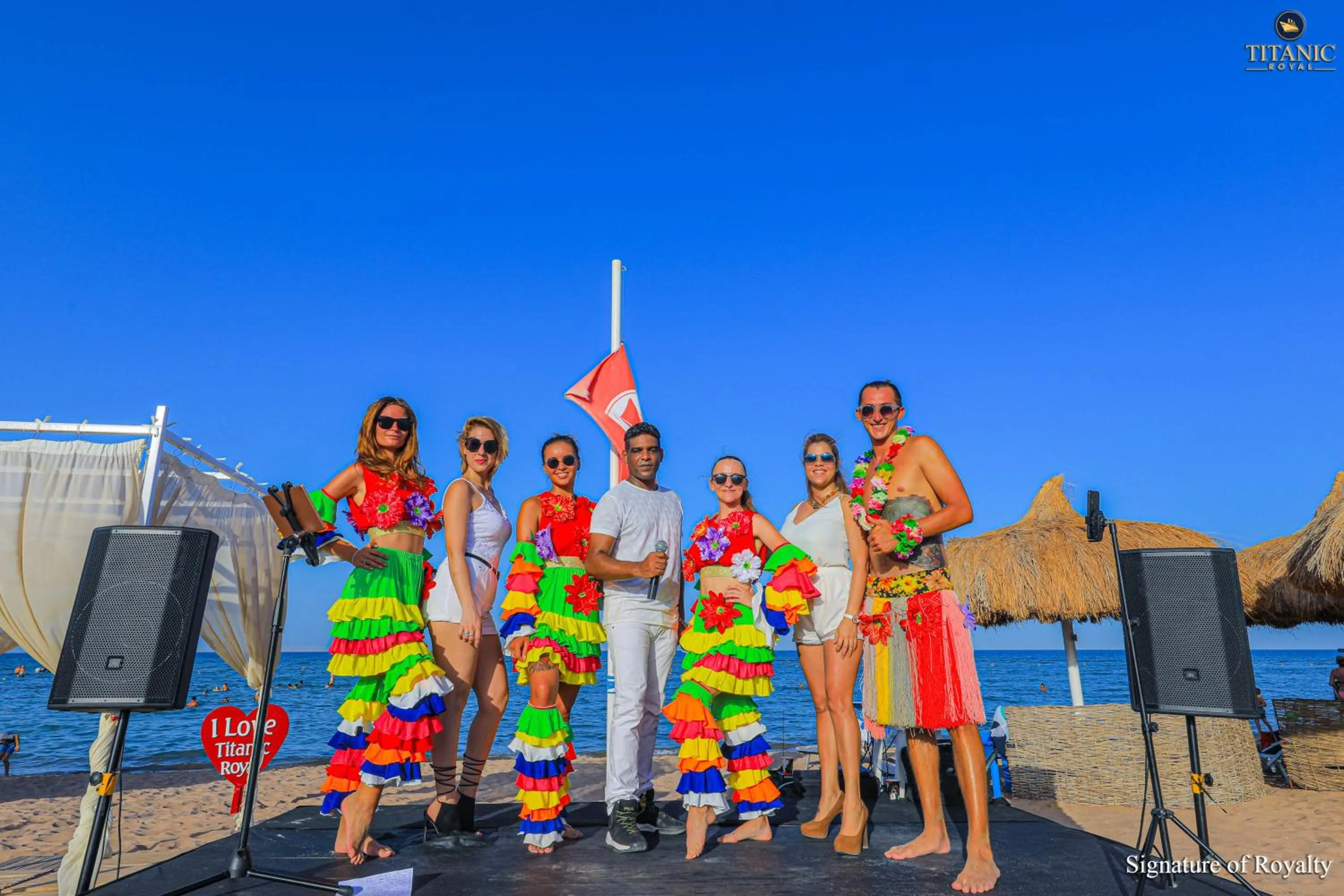 People in Titanic Royal-Families and Couples only