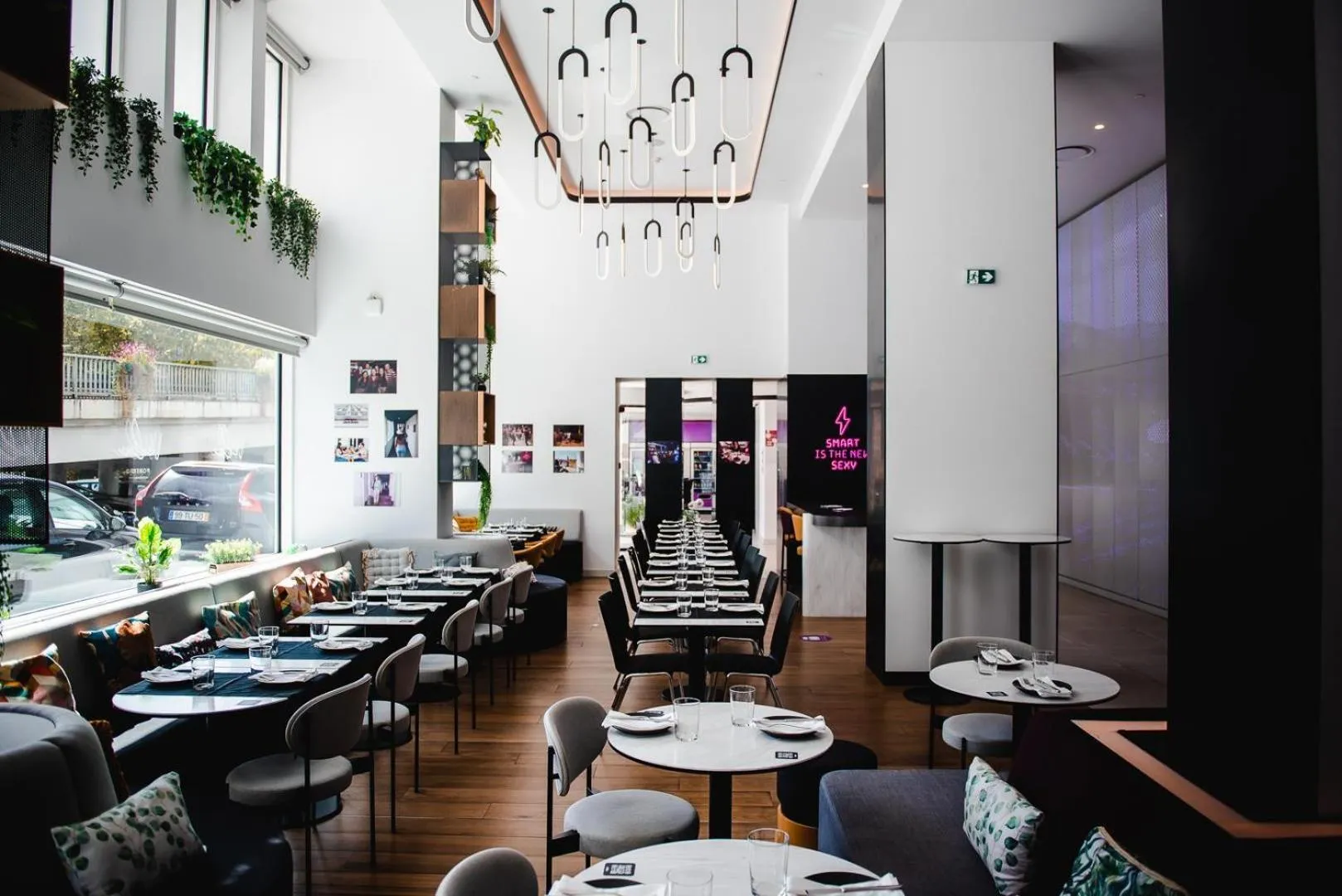 Restaurant/places to eat in YOTEL Porto