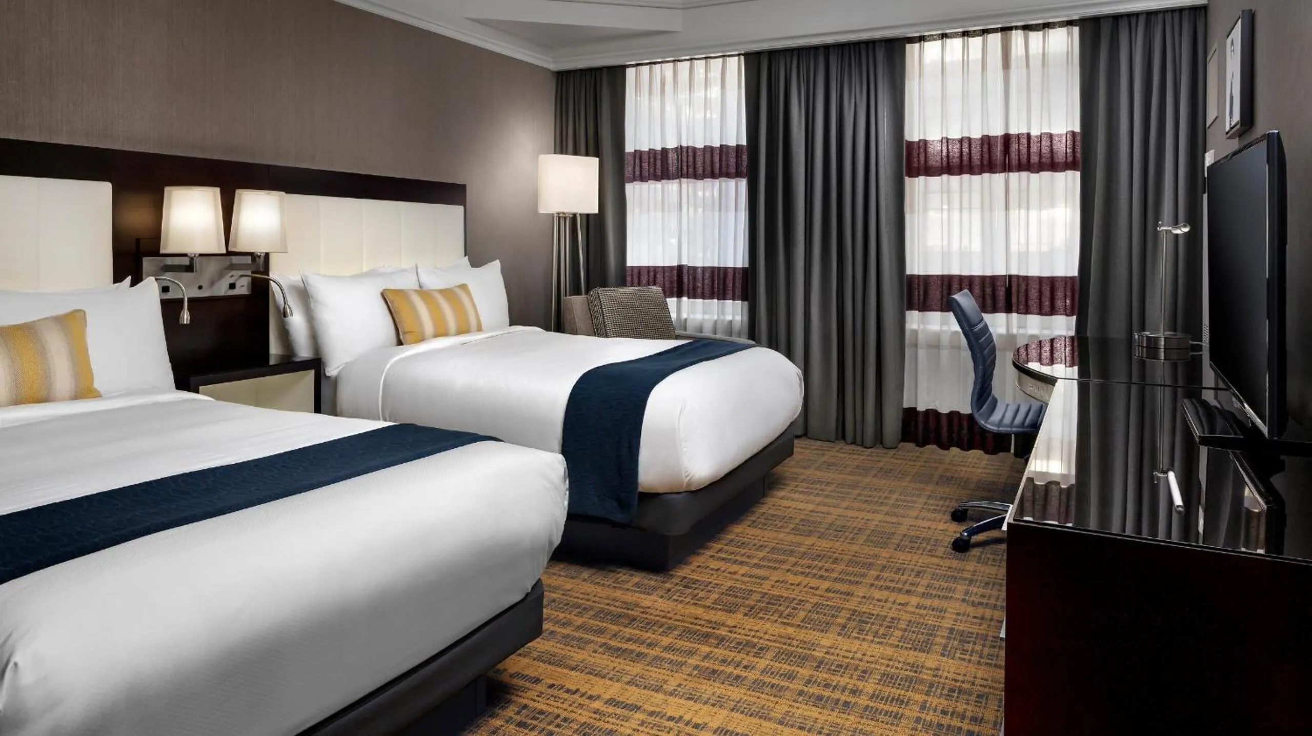 Bed in Hotel AKA Back Bay