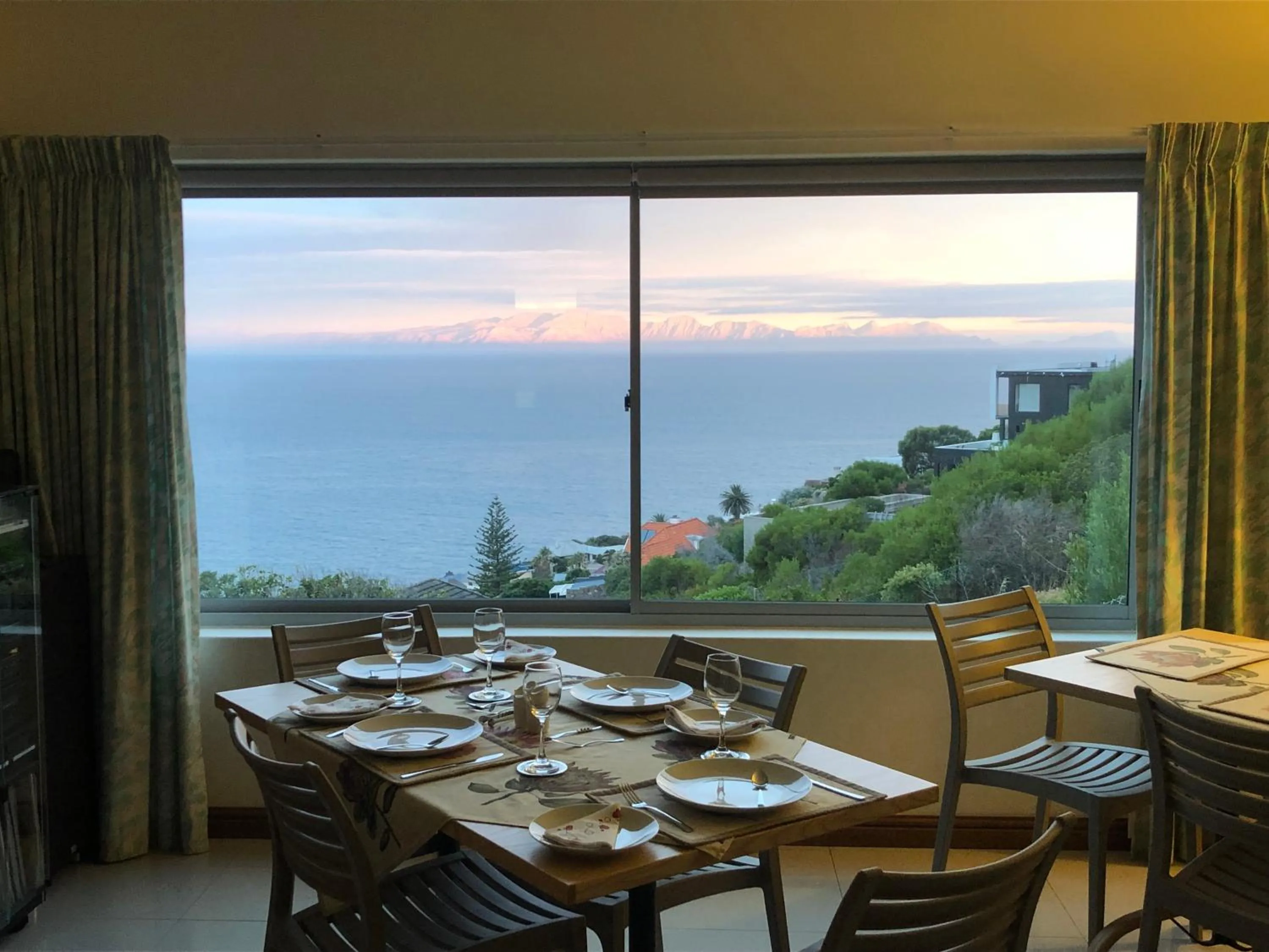 Continental breakfast in 1 Mountain Rd Boutique B & B