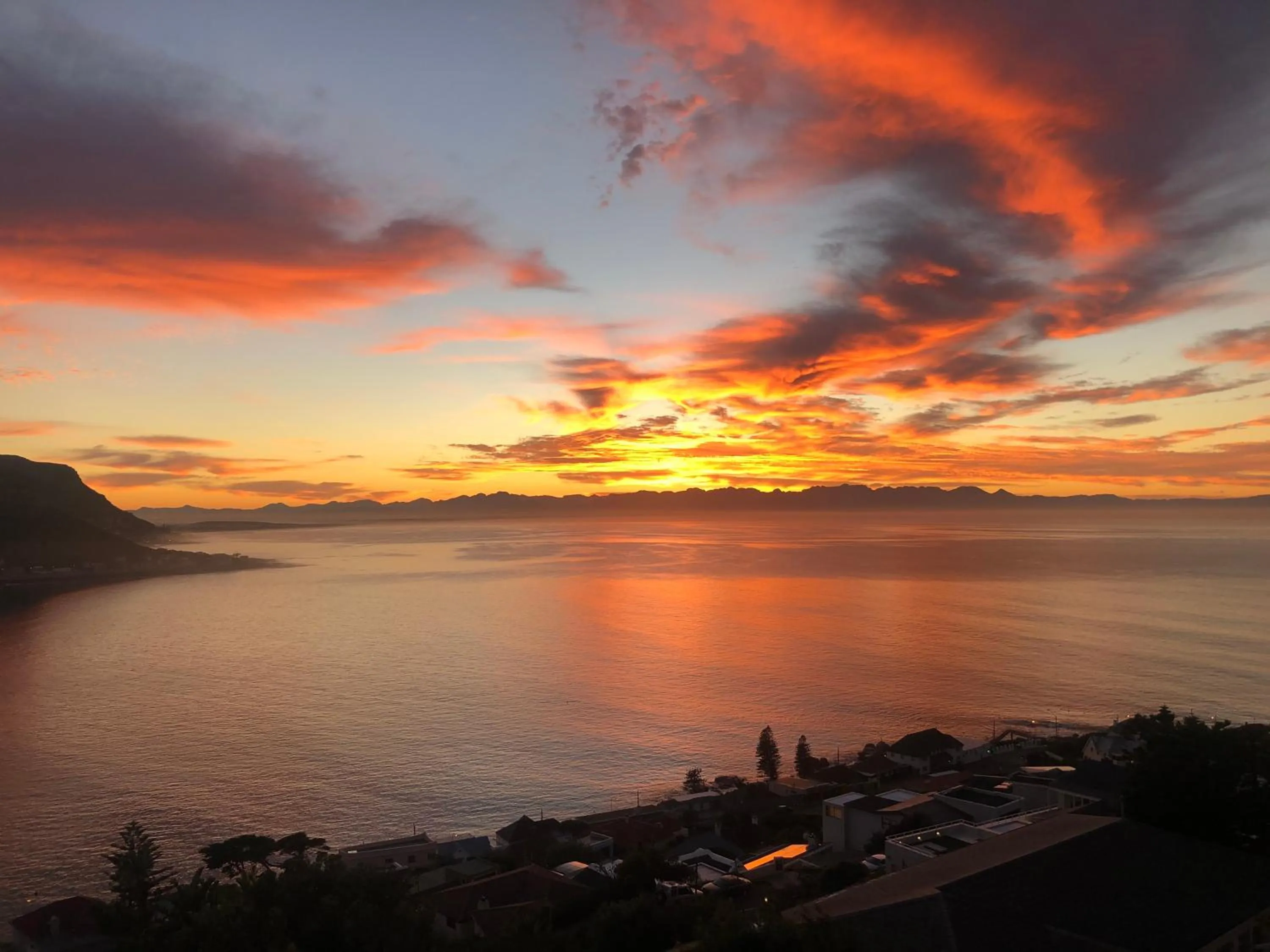 Sunrise in 1 Mountain Rd Boutique B & B