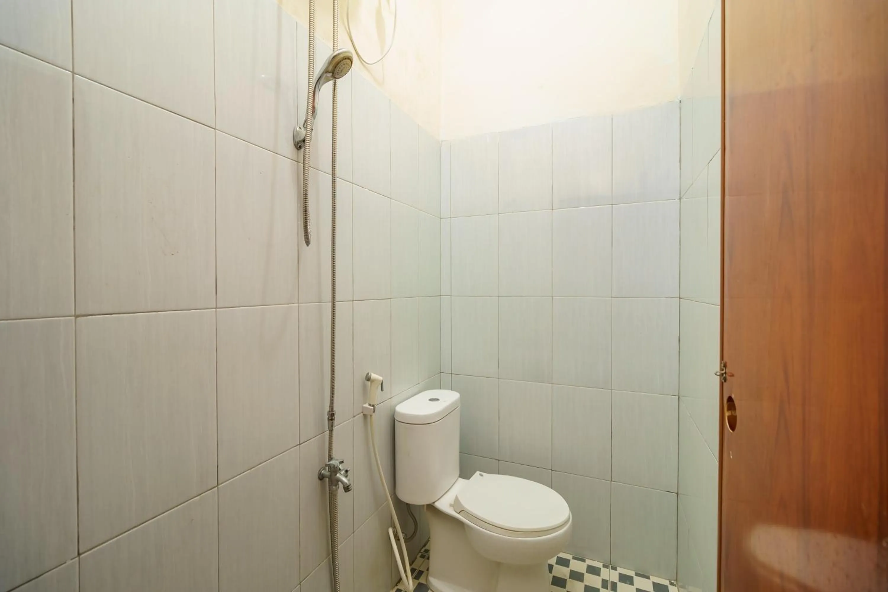 Bathroom in RedDoorz Syariah@Jalan Dr Mansyur Medan