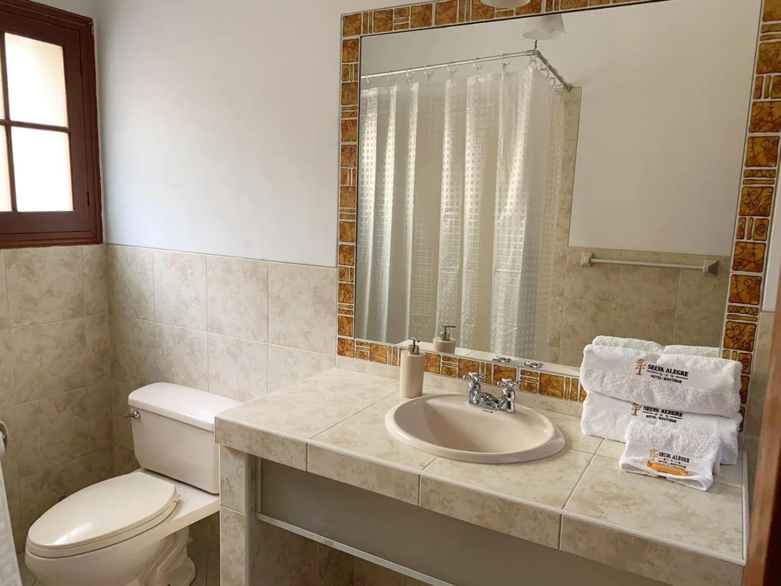 Shower in Hotel Boutique Selva Alegre