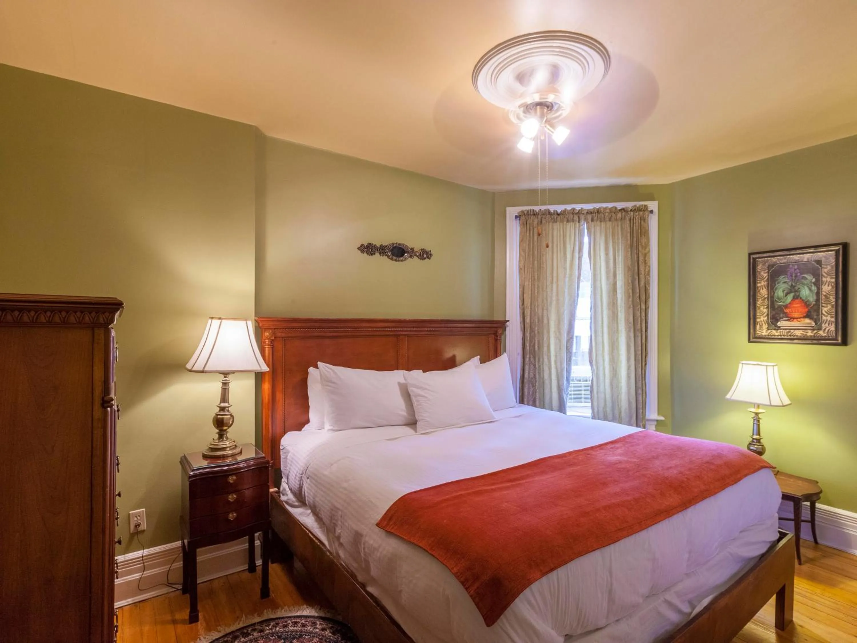 Bedroom in Chipman Hill Suites - Sydney Street