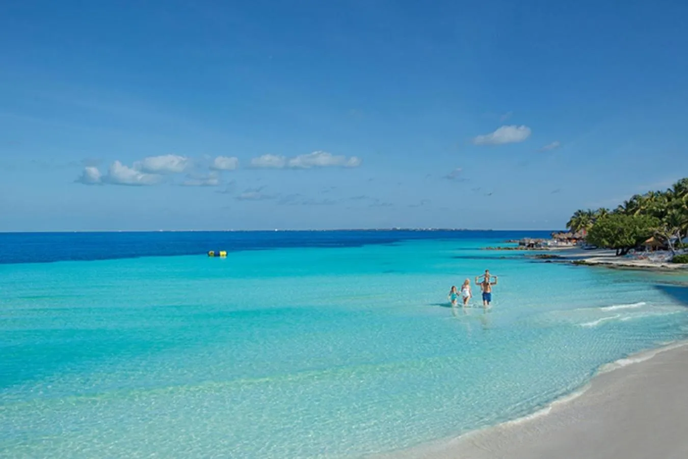 Beach in Dreams Sands Cancun Resort & Spa