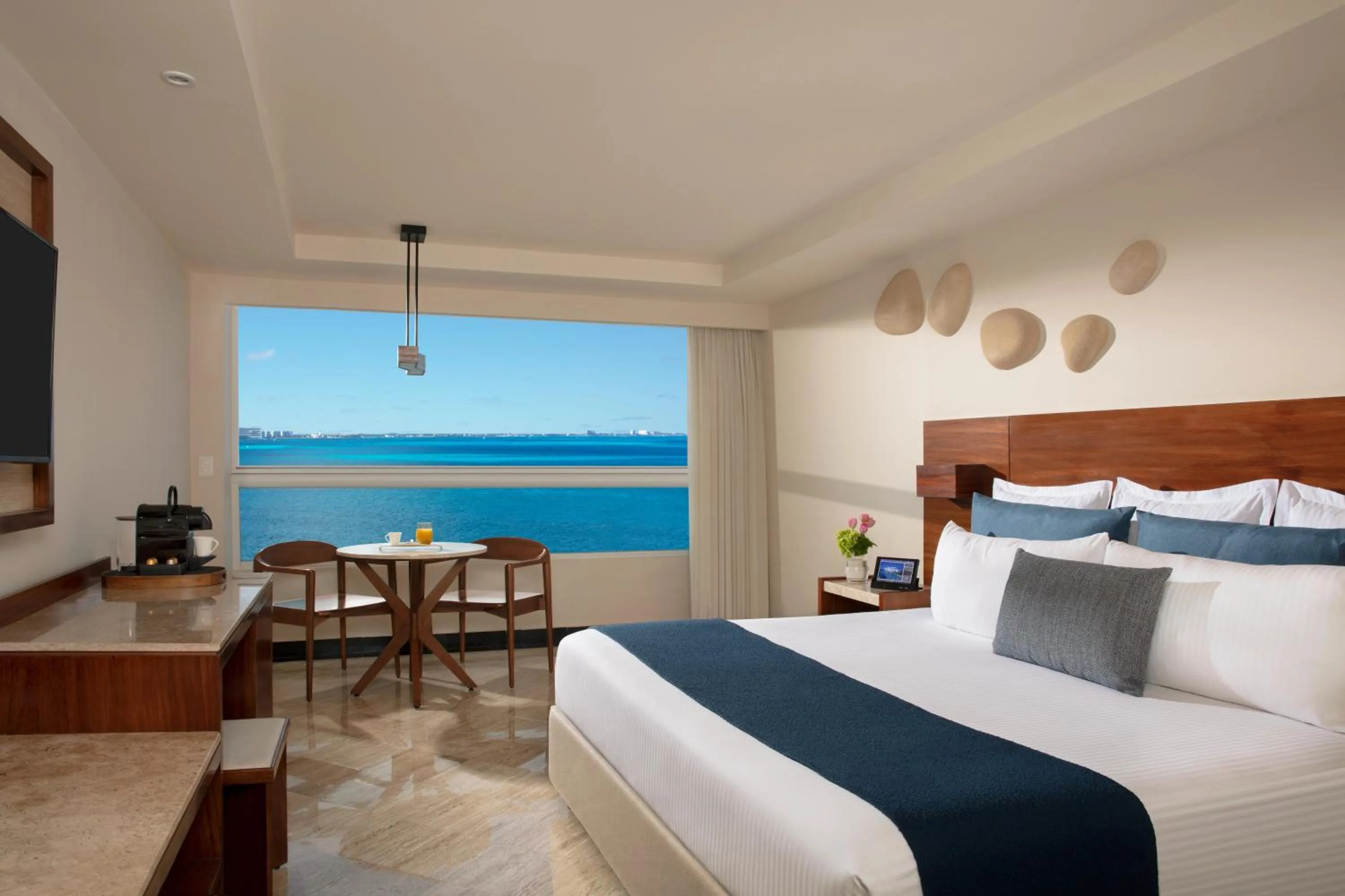 Bed in Dreams Sands Cancun Resort & Spa