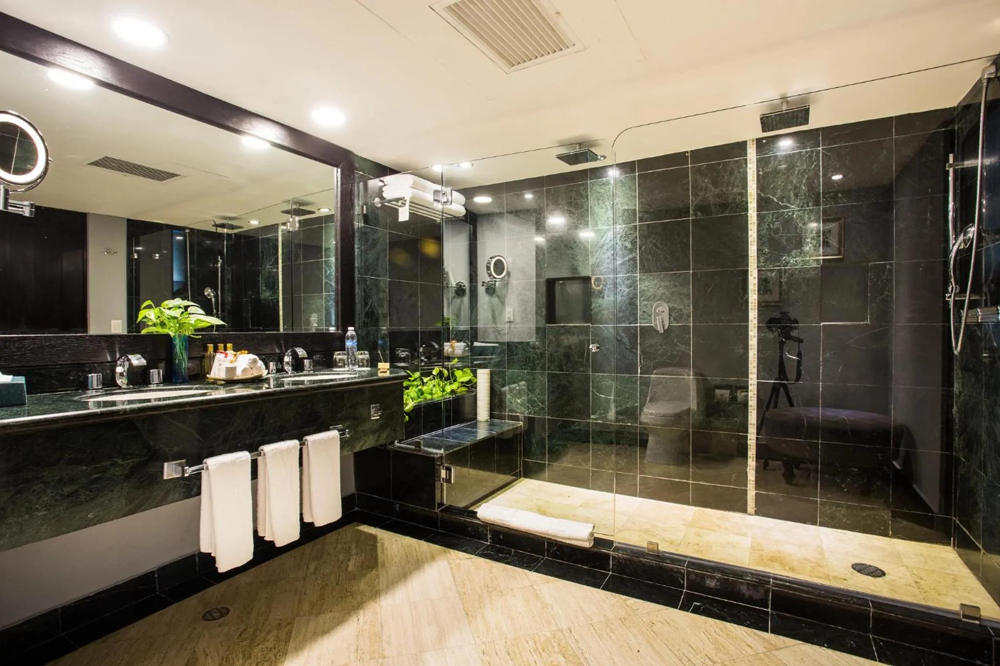 Bathroom in Dreams Sands Cancun Resort & Spa