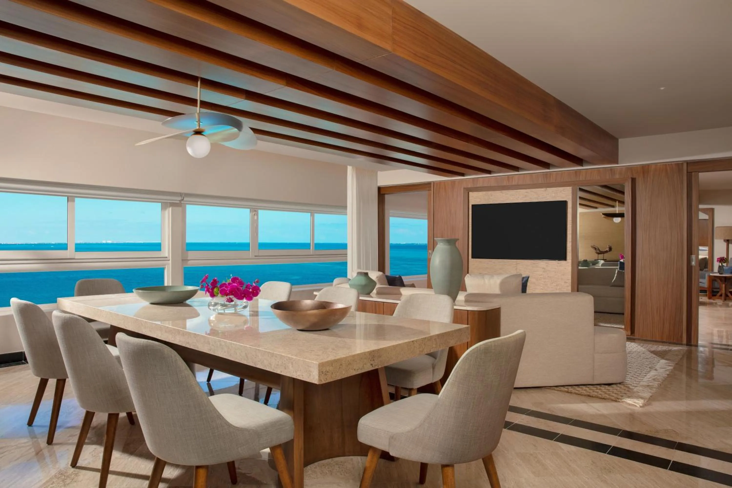 Dining area in Dreams Sands Cancun Resort & Spa