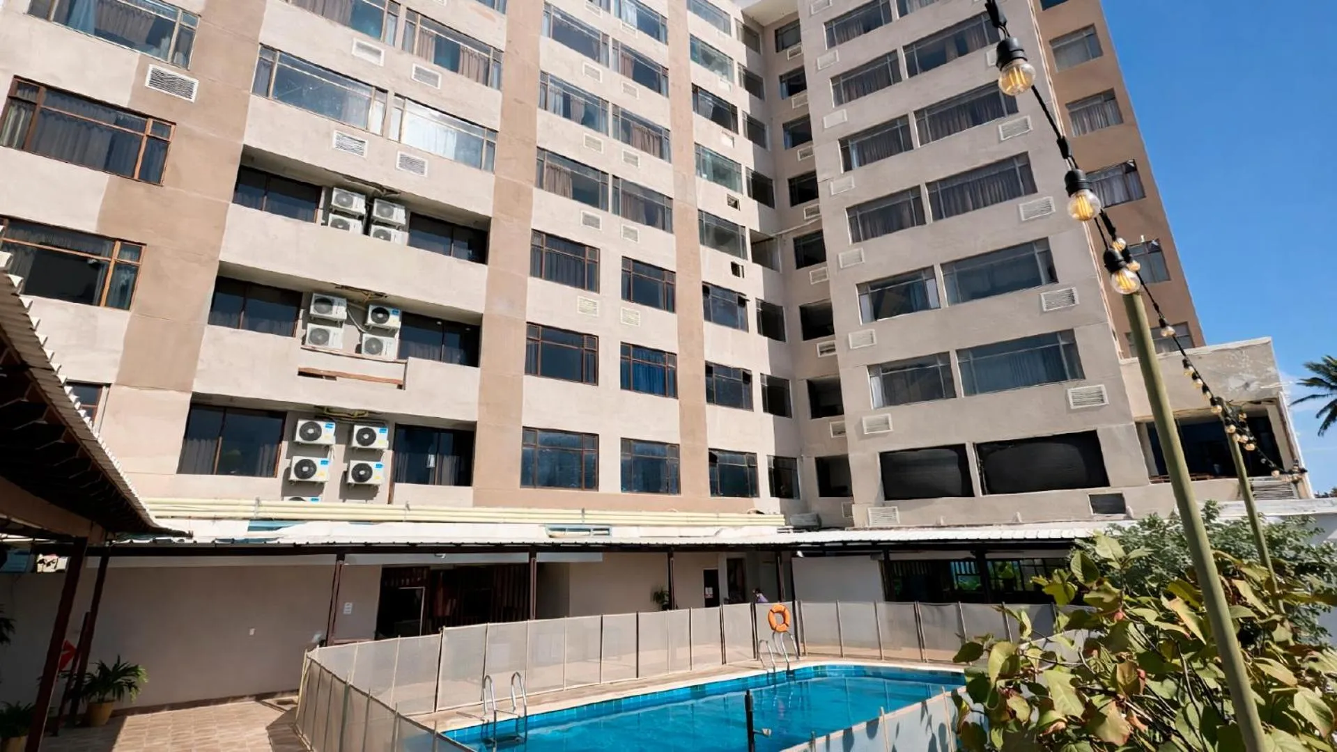 Swimming pool in Hotel Toné by On vacation