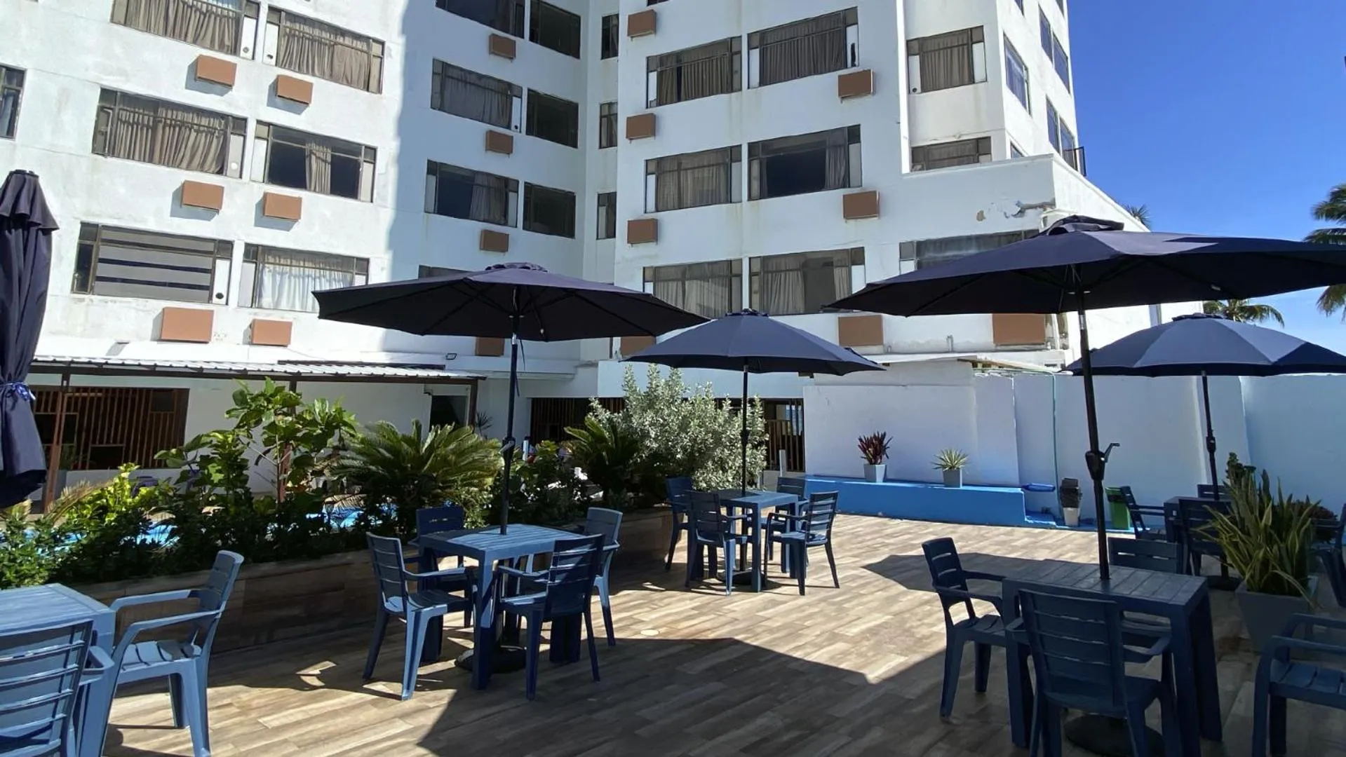 Swimming pool in Hotel Toné by On vacation