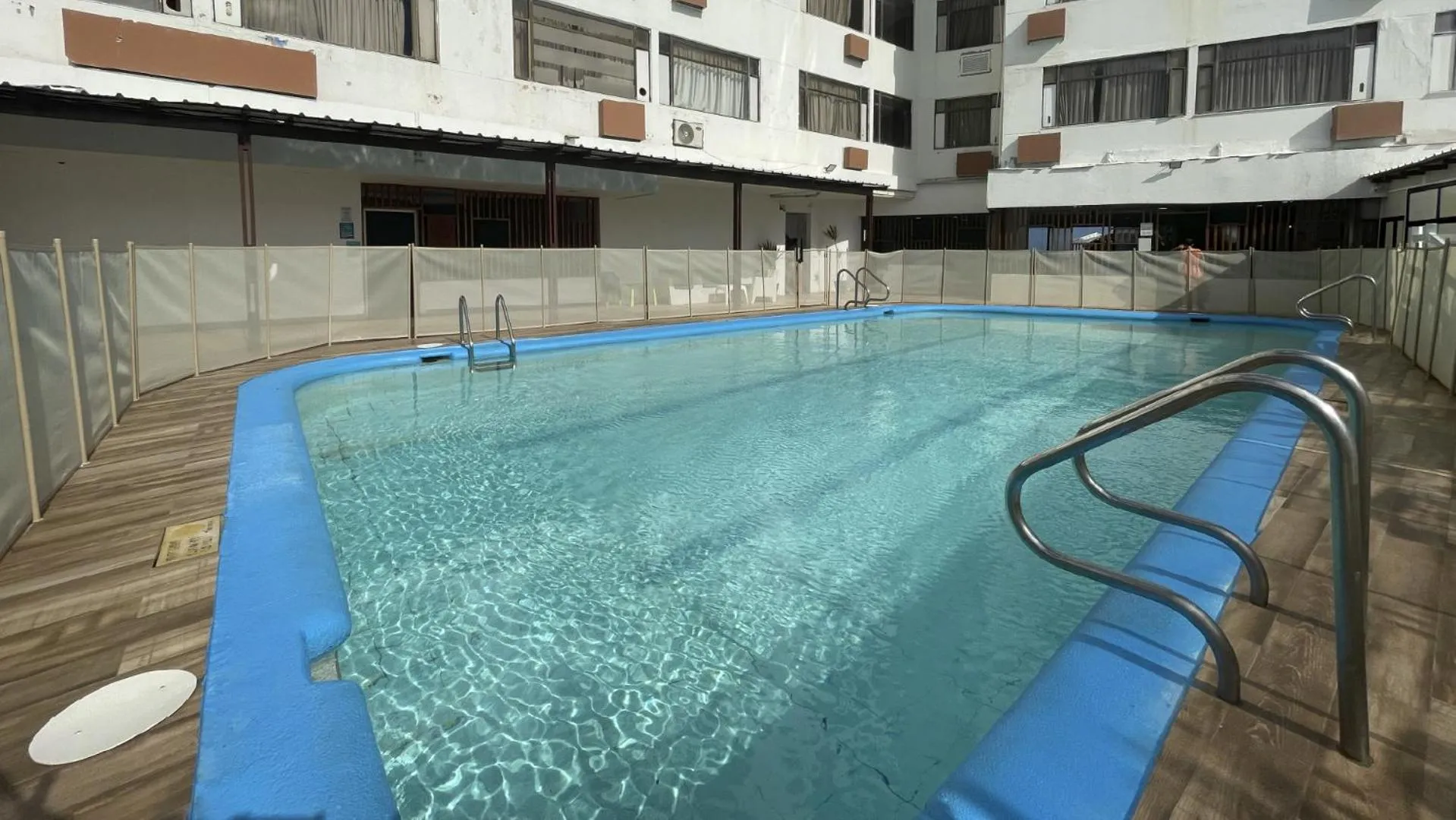 Swimming pool in Hotel Toné by On vacation
