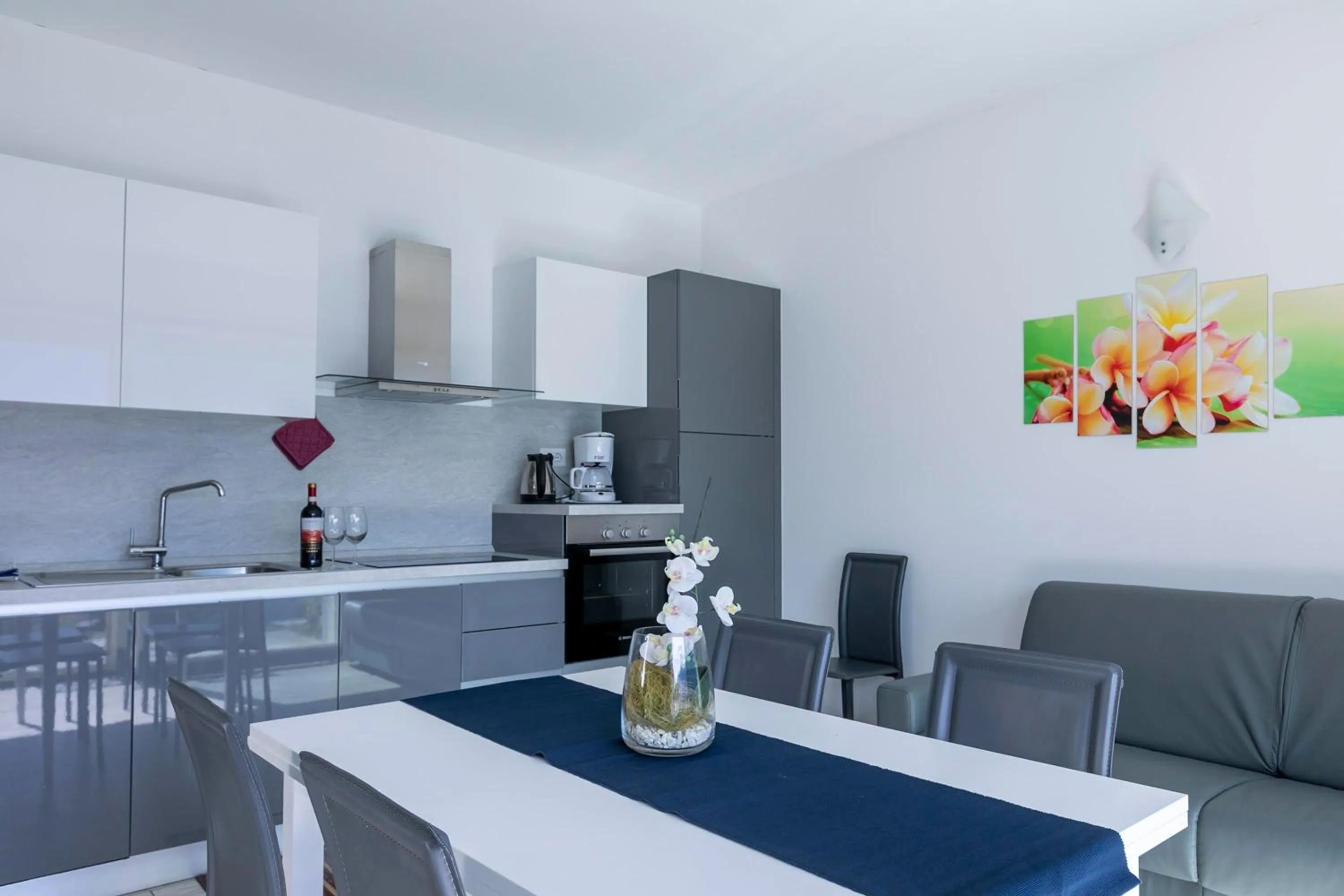 Coffee/tea facilities in La Collinetta Apartments