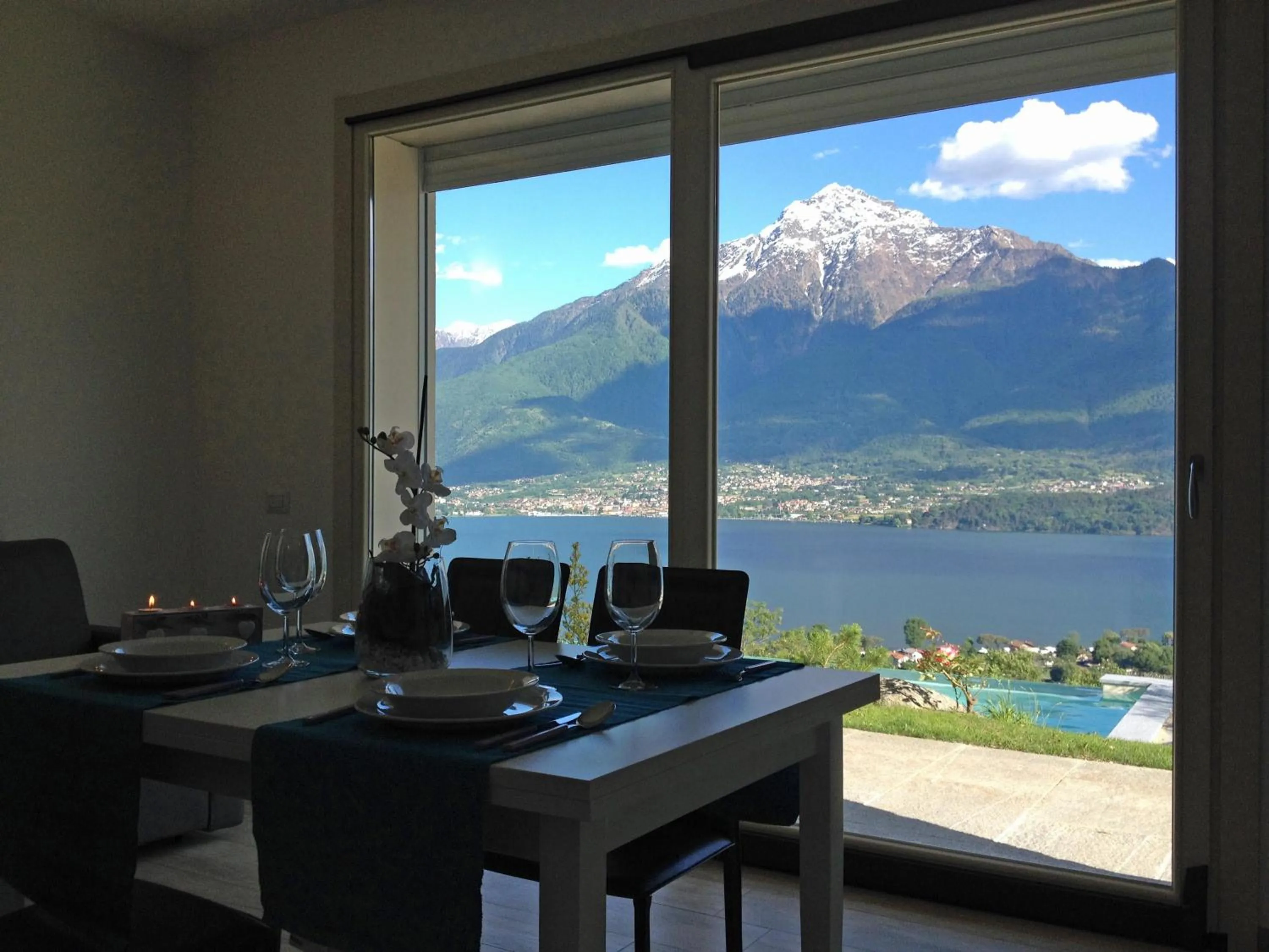 Dining area in La Collinetta Apartments