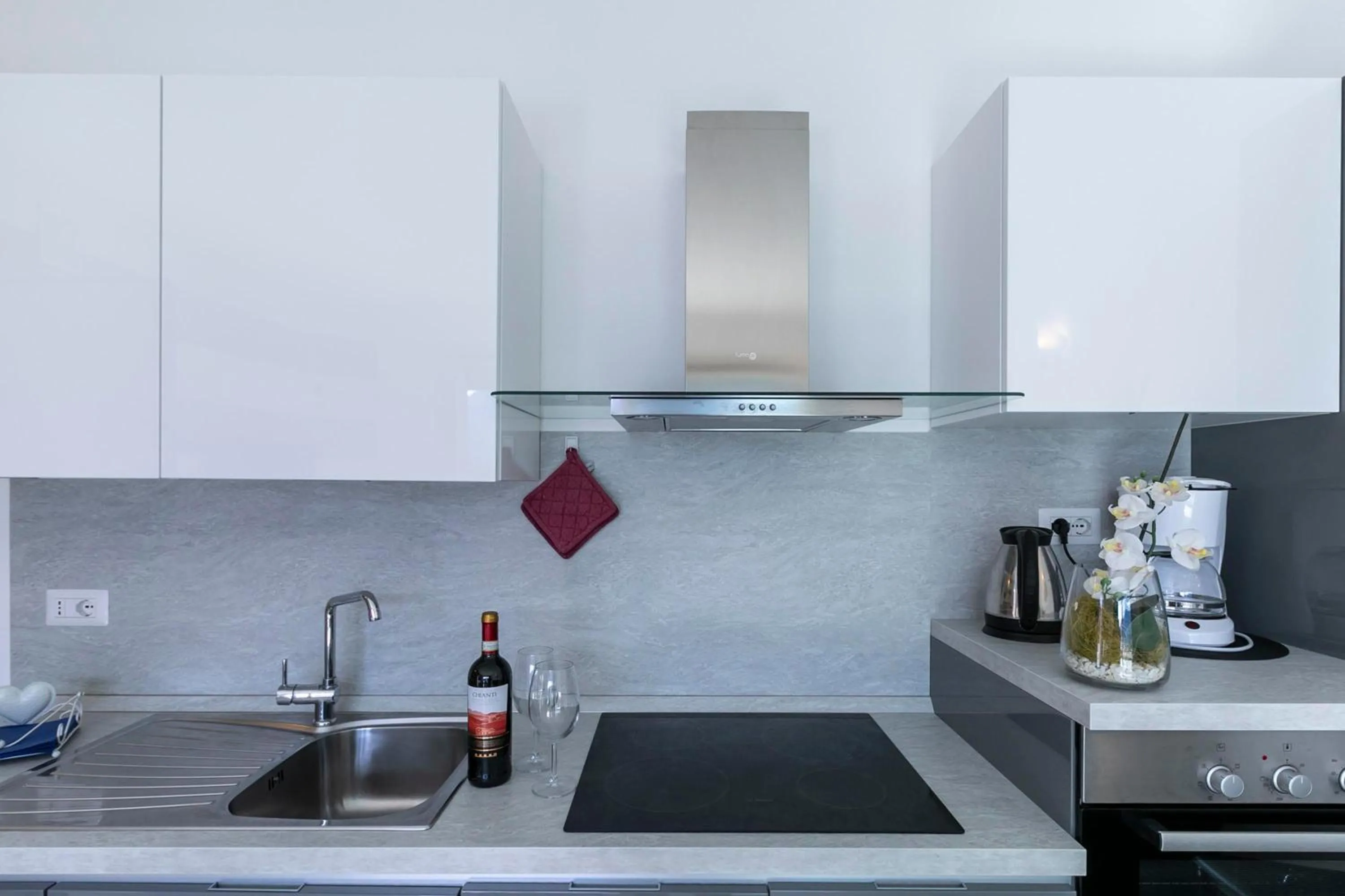 Coffee/tea facilities in La Collinetta Apartments