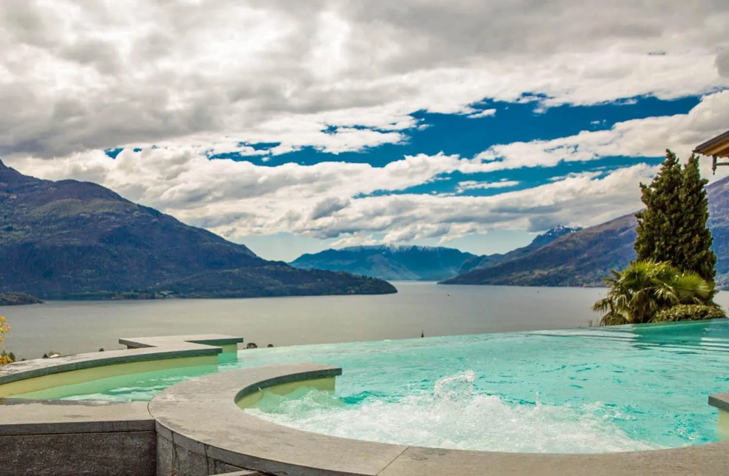 Lake view in La Collinetta Apartments