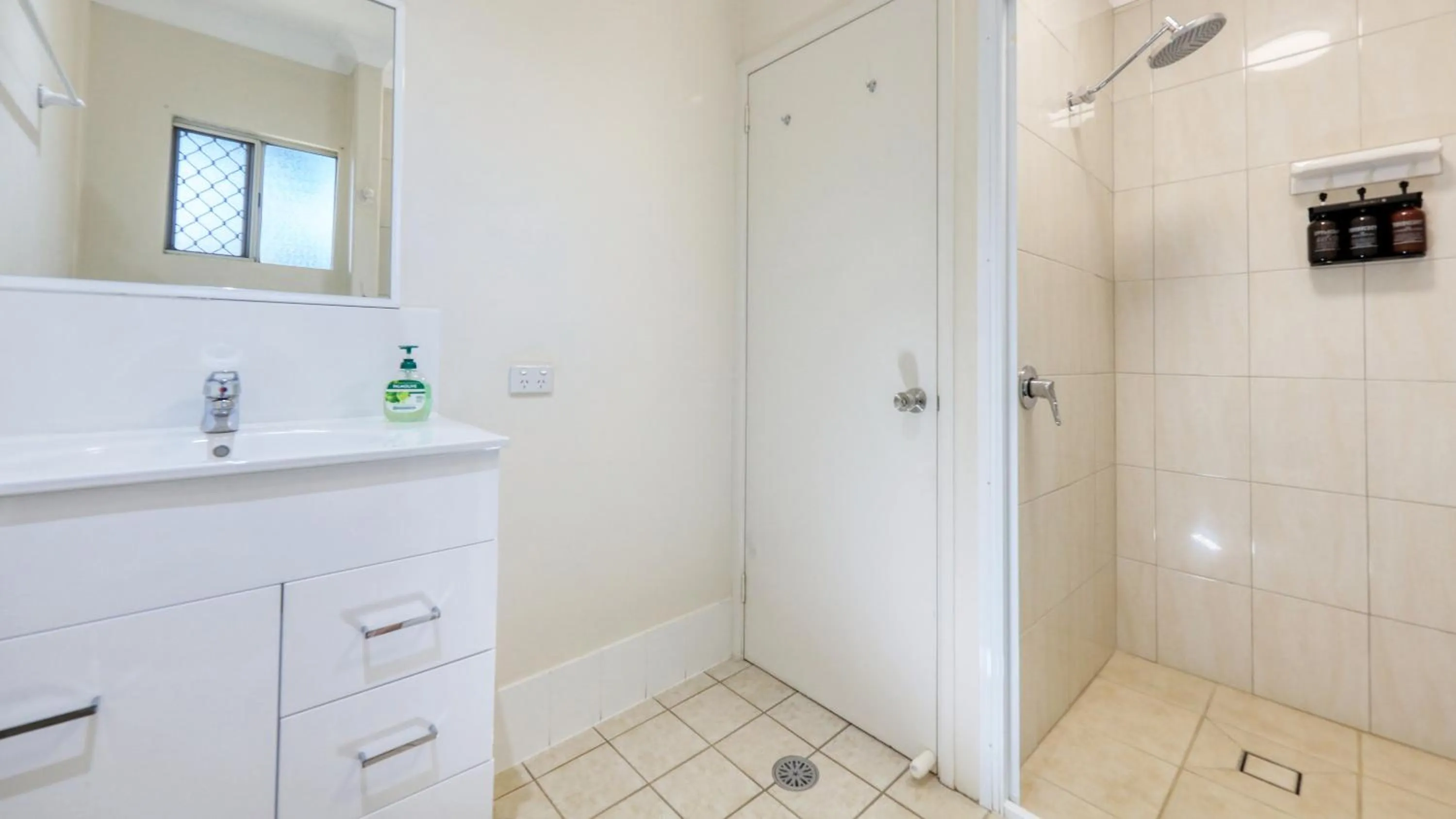 Shower in Alstonville Settlers Motel